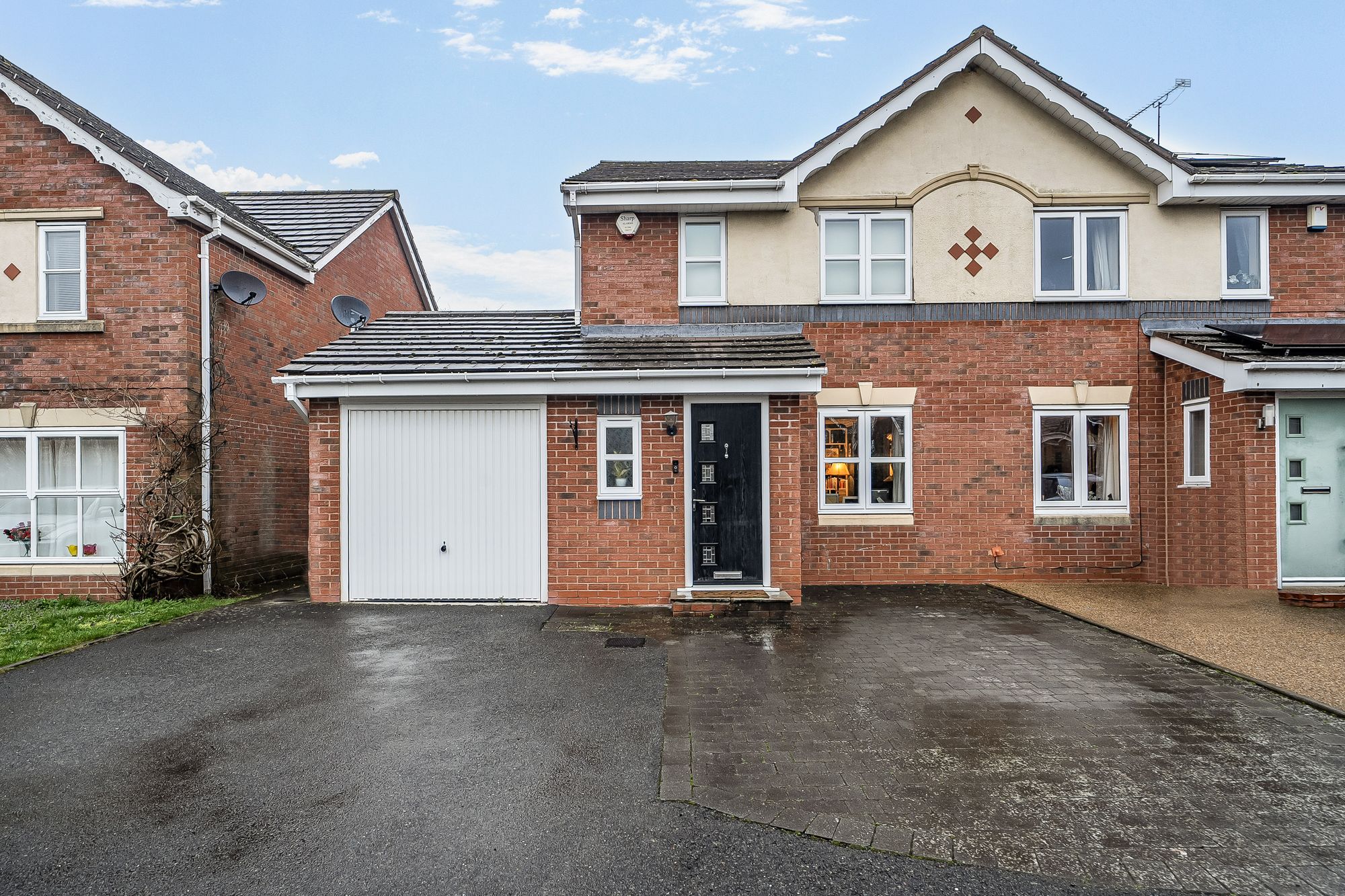 2 bed semi-detached house for sale in Willow Bank, Pershore, WR10