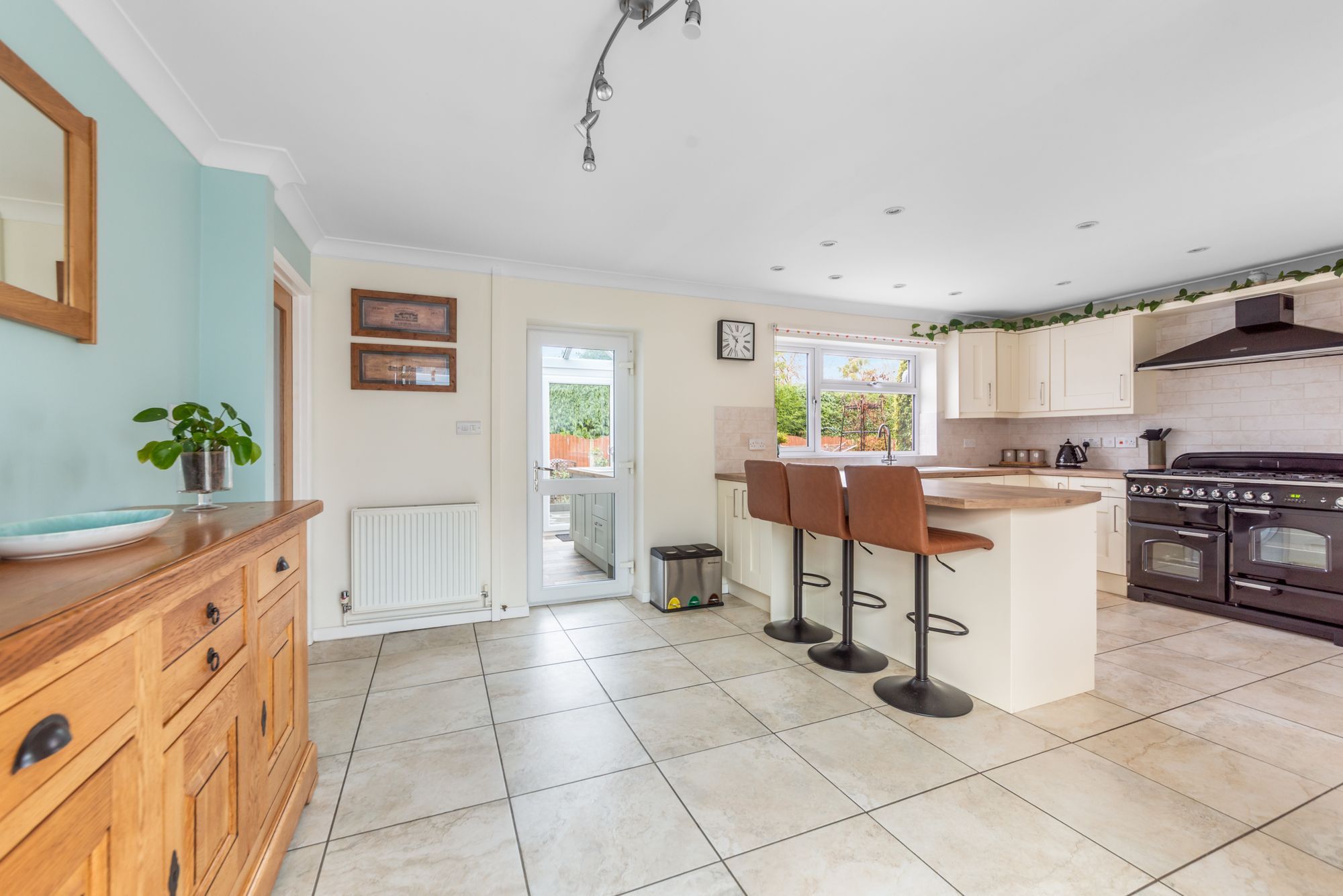 3 bed detached bungalow for sale in Great Comberton, Pershore  - Property Image 7
