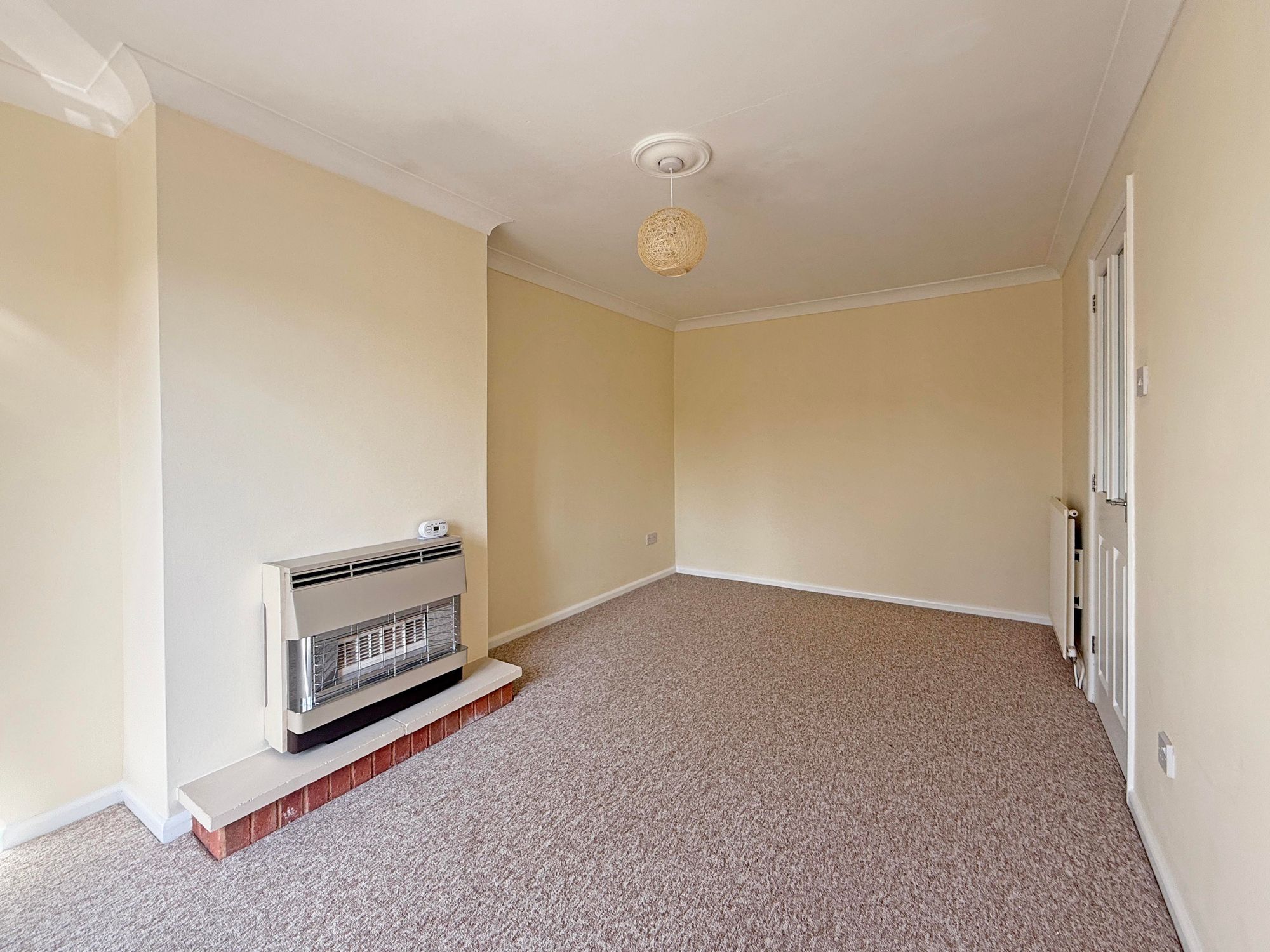 2 bed flat to rent in Old Market Court, Pershore  - Property Image 4