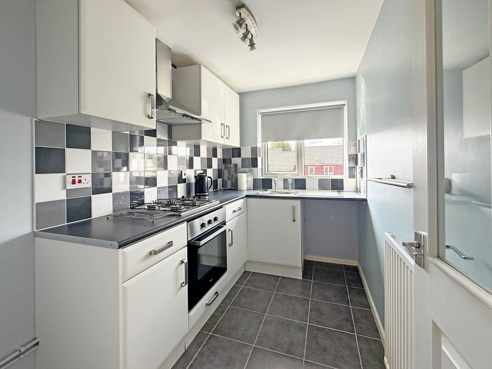 2 bed flat to rent in Old Market Court, Pershore  - Property Image 2