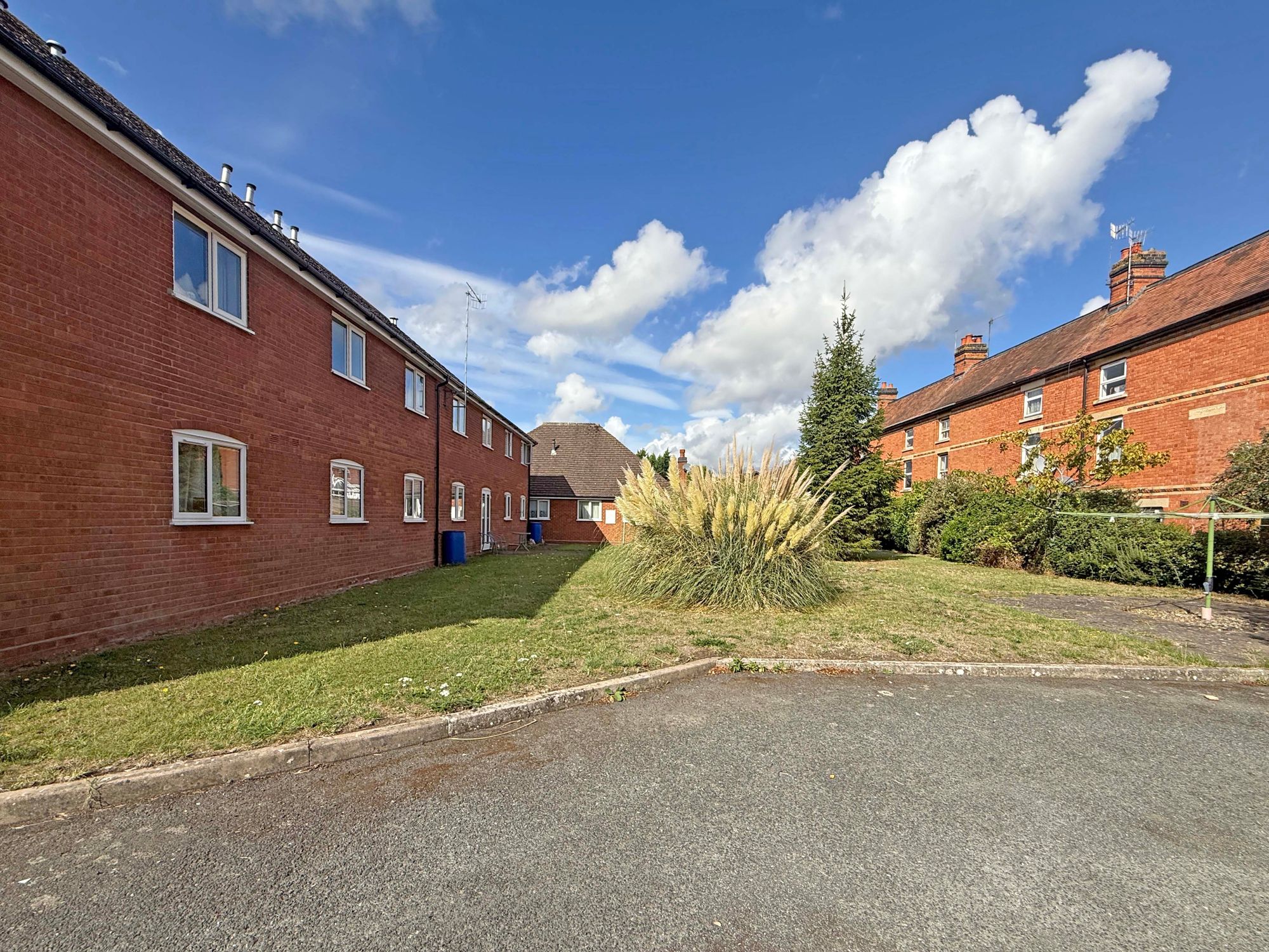 2 bed flat to rent in Old Market Court, Pershore  - Property Image 8