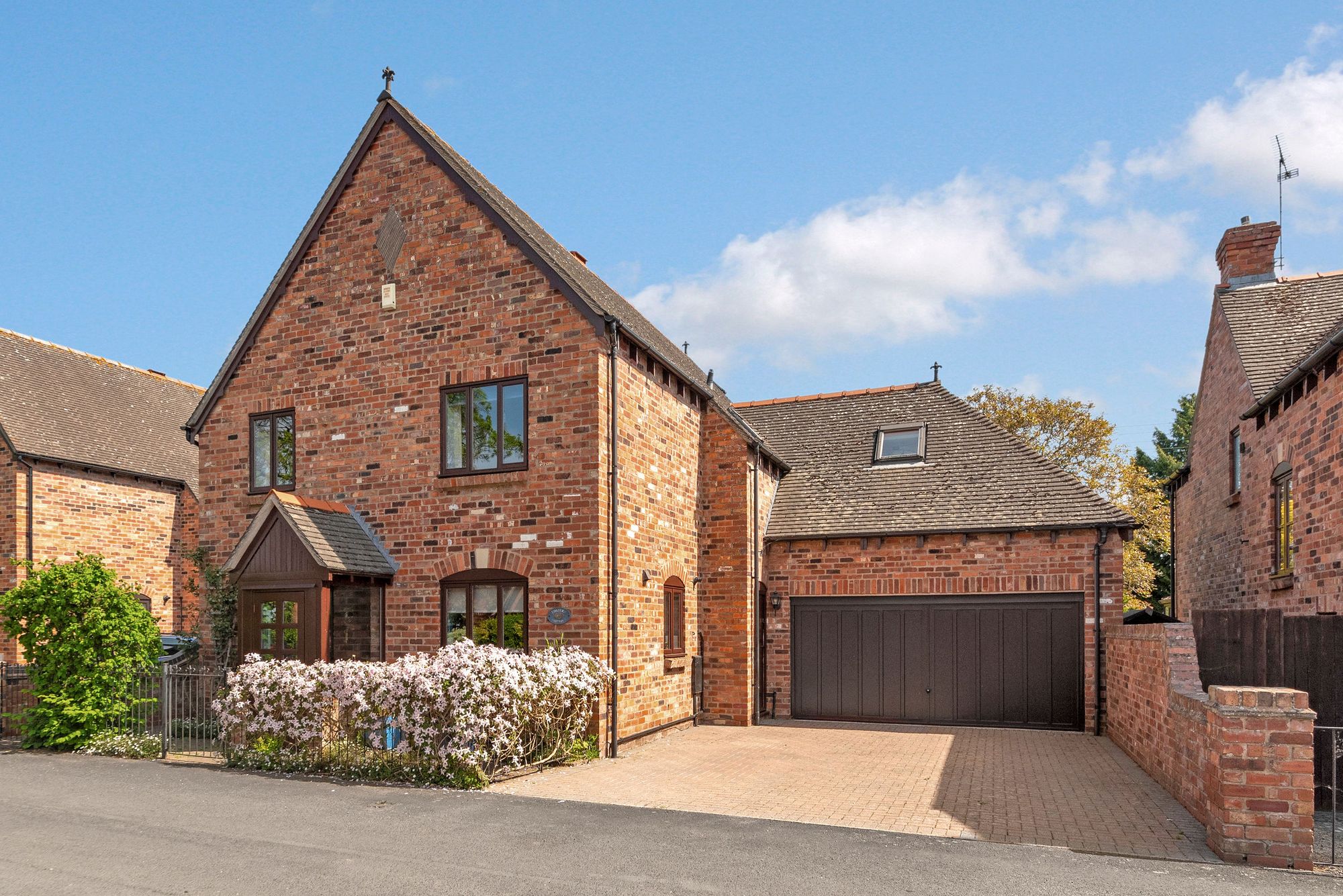 4 bed detached house for sale in Lazy Lane, Pershore  - Property Image 1