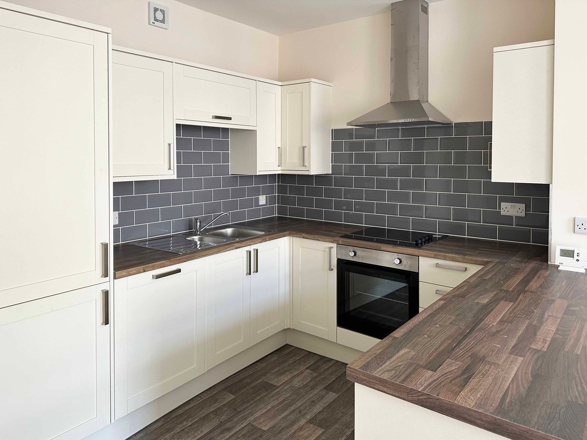 2 bed flat to rent in Bridge Street, Pershore  - Property Image 4