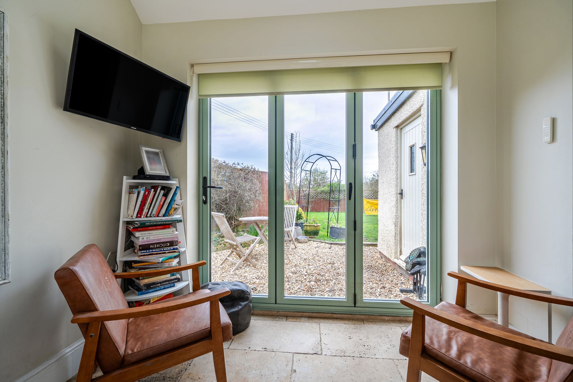 3 bed semi-detached house for sale in Upper End, Pershore 5