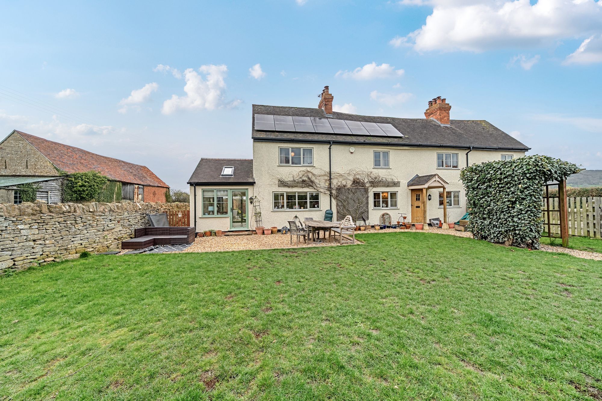 3 bed semi-detached house for sale in Upper End, Pershore  - Property Image 1