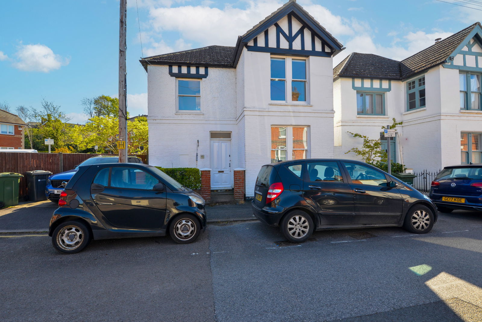 3 bed detached house to rent in Springfield Road, Guildford, GU1 4DP - Property Image 1