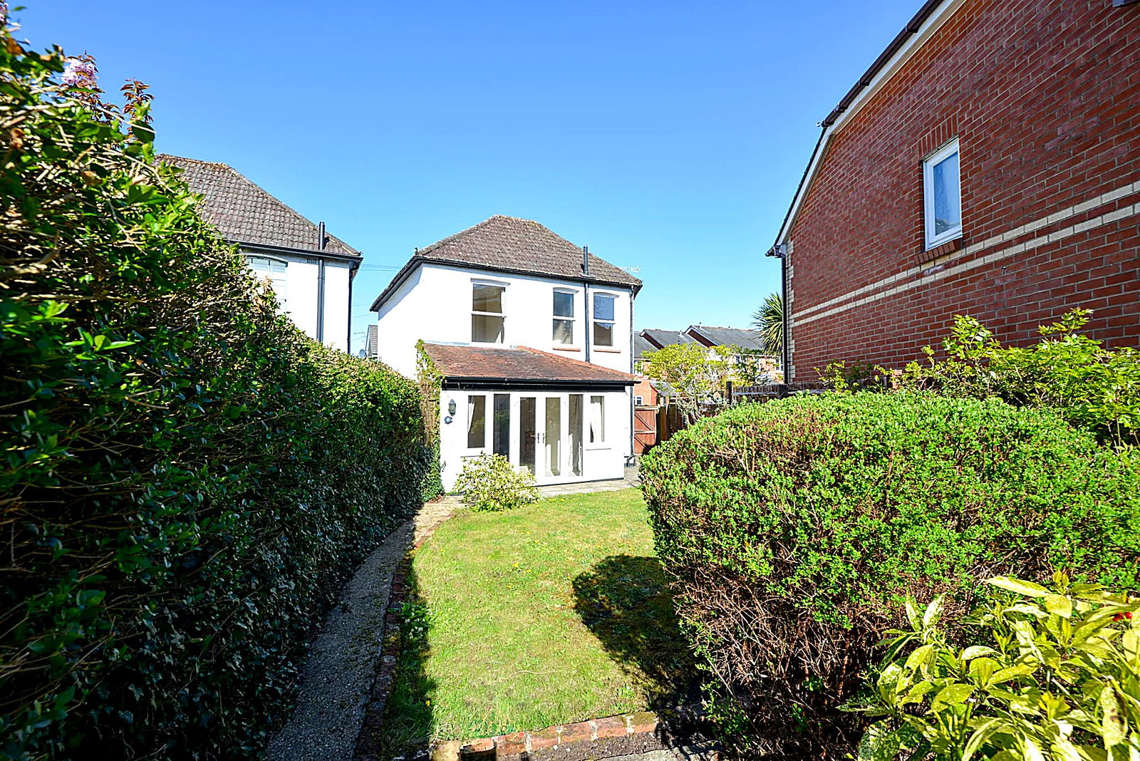 3 bed detached house to rent in Springfield Road, Guildford, GU1 4DP  - Property Image 3