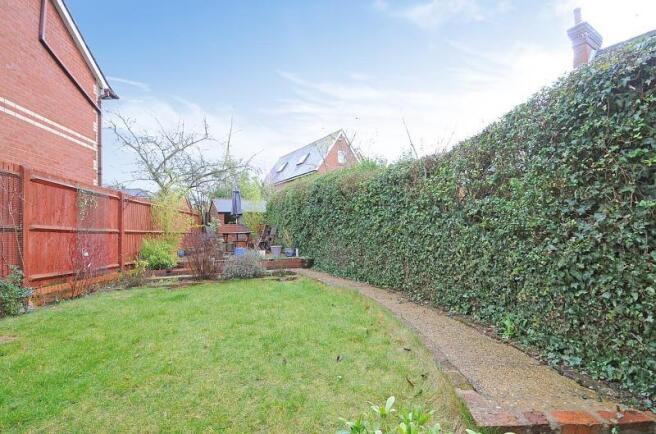 3 bed detached house to rent in Springfield Road, Guildford, GU1 4DP  - Property Image 6