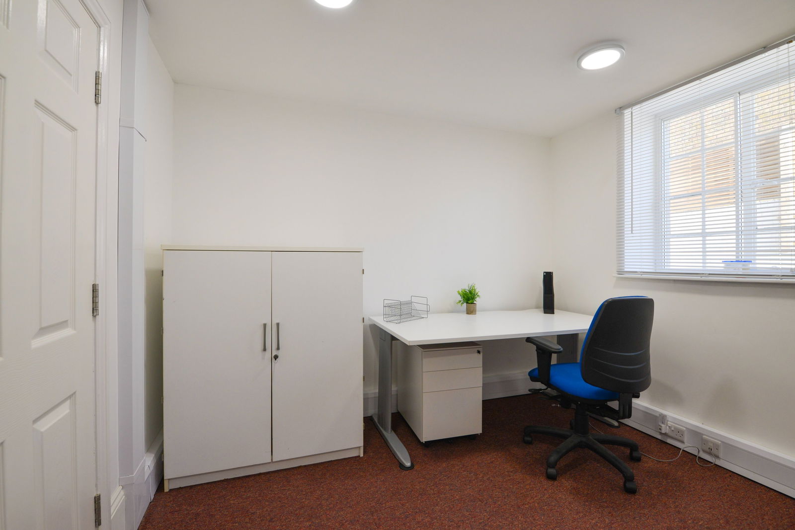 Office to rent in High Street, Leatherhead 3