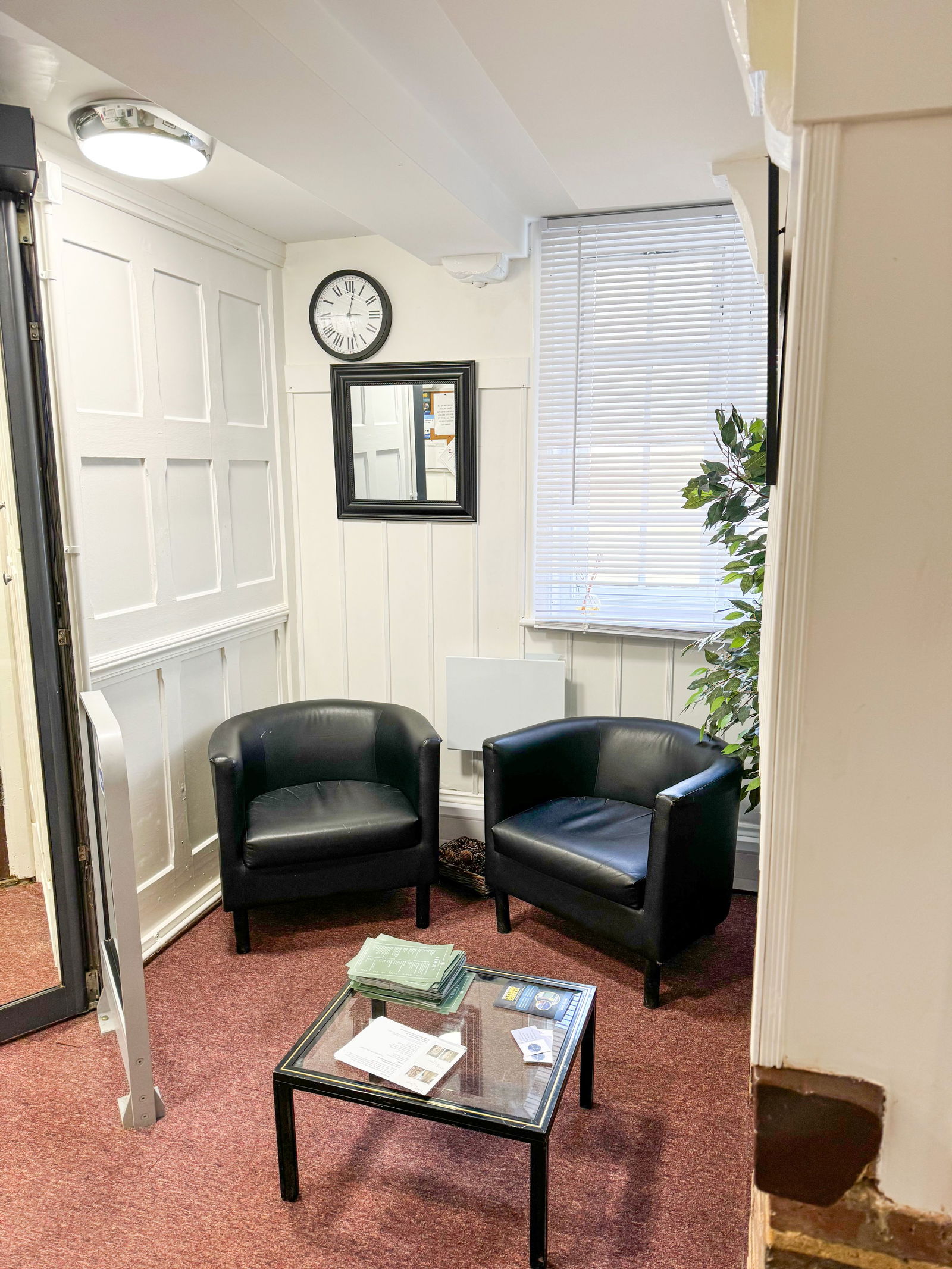 Office to rent in High Street, Leatherhead 9