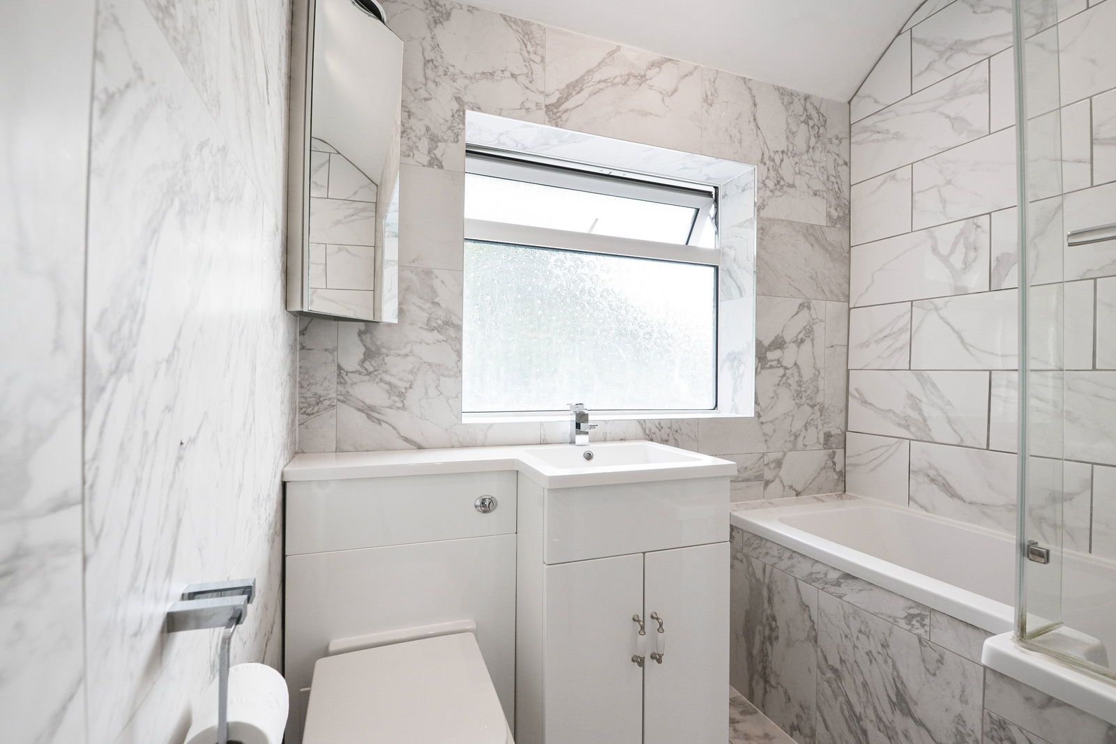 3 bed semi-detached house for sale in Tudor Close, Chessington 6