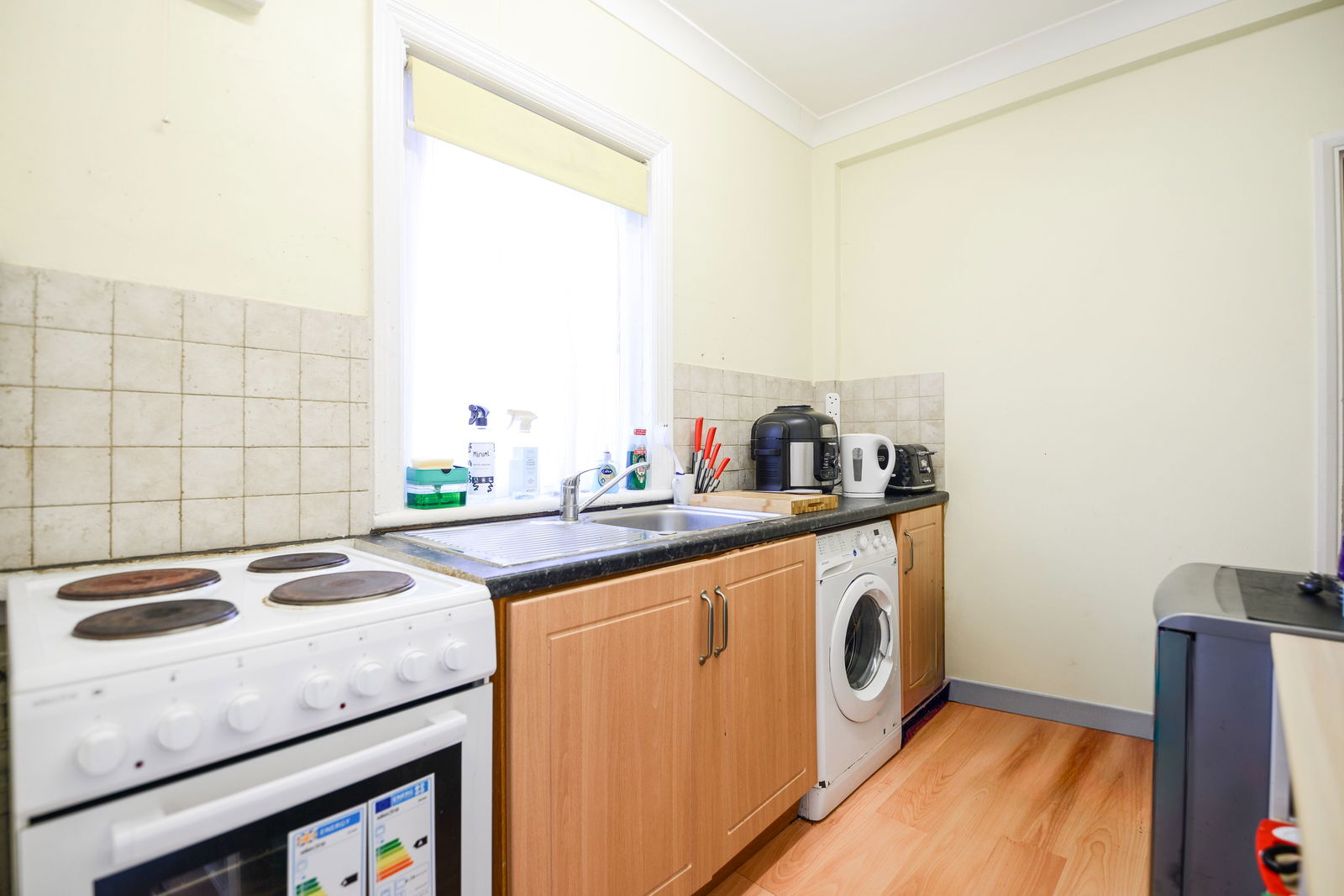 1 bed flat to rent in York Road, Guildford, GU1 4DG  - Property Image 3