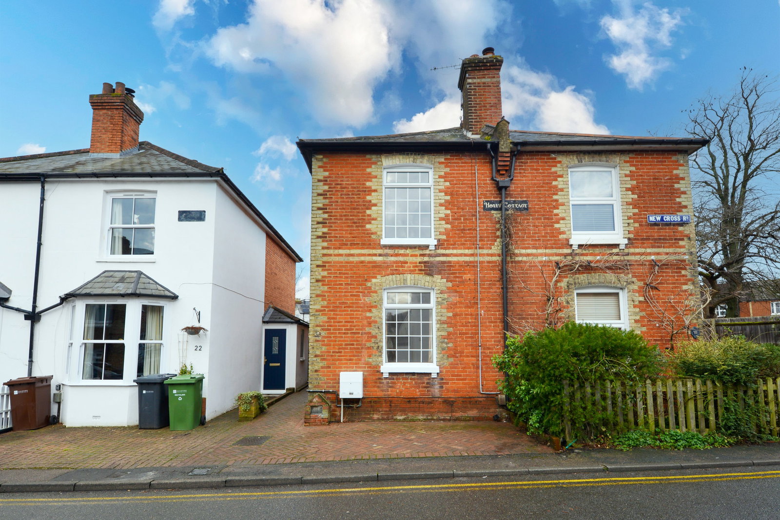 4 bed semi-detached house to rent in New Cross Road, Guildford, GU2 9NS  - Property Image 1