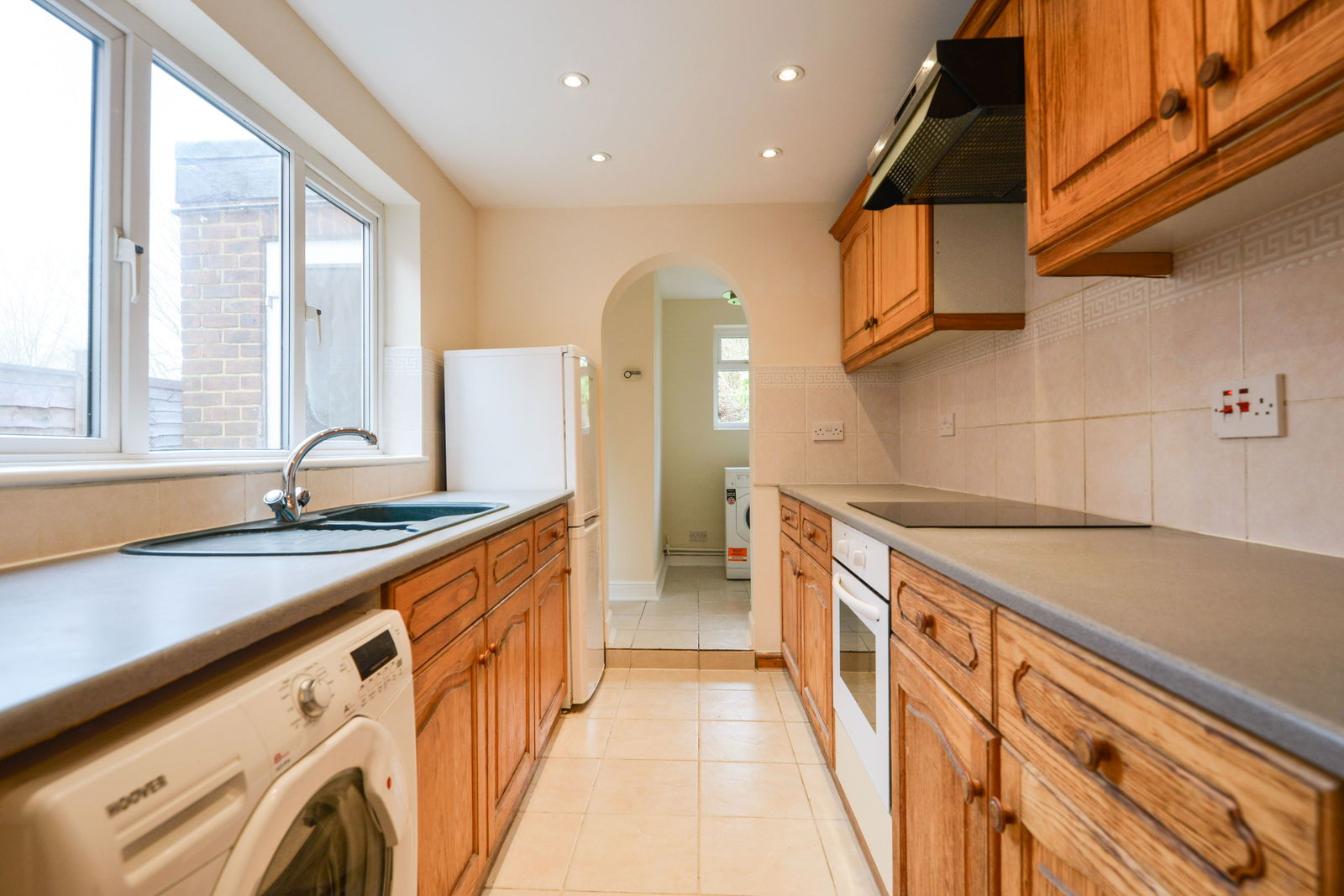 4 bed semi-detached house to rent in New Cross Road, Guildford, GU2 9NS  - Property Image 7