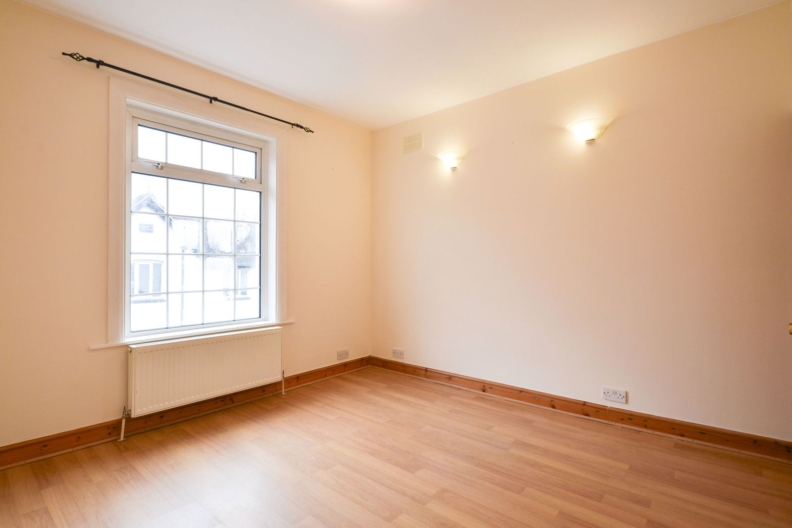 4 bed semi-detached house to rent in New Cross Road, Guildford, GU2 9NS  - Property Image 10