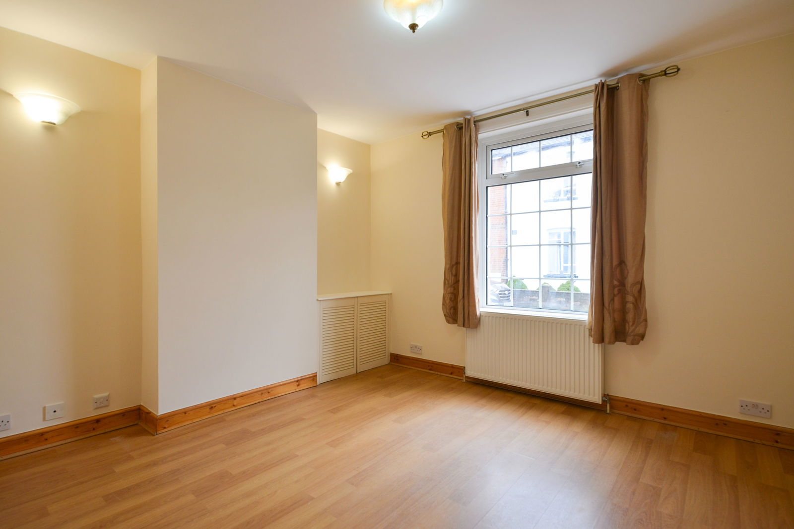 4 bed semi-detached house to rent in New Cross Road, Guildford, GU2 9NS  - Property Image 4