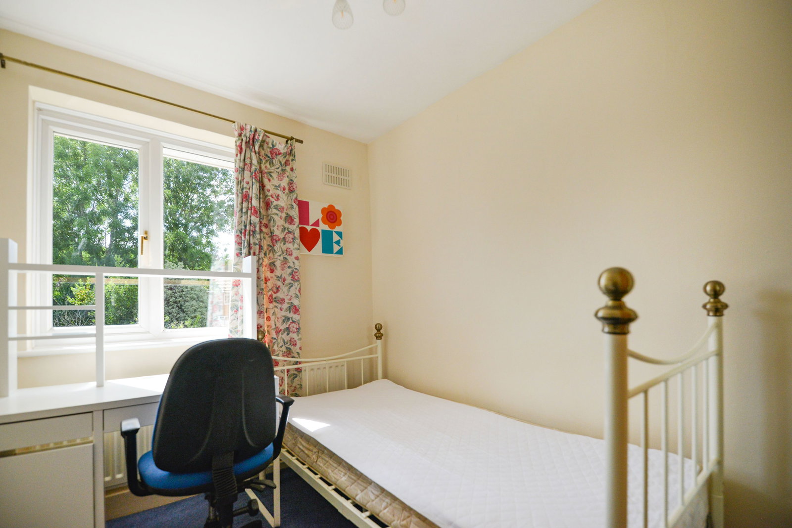 4 bed semi-detached house to rent in Beckingham Road, Guildford, GU2  - Property Image 14