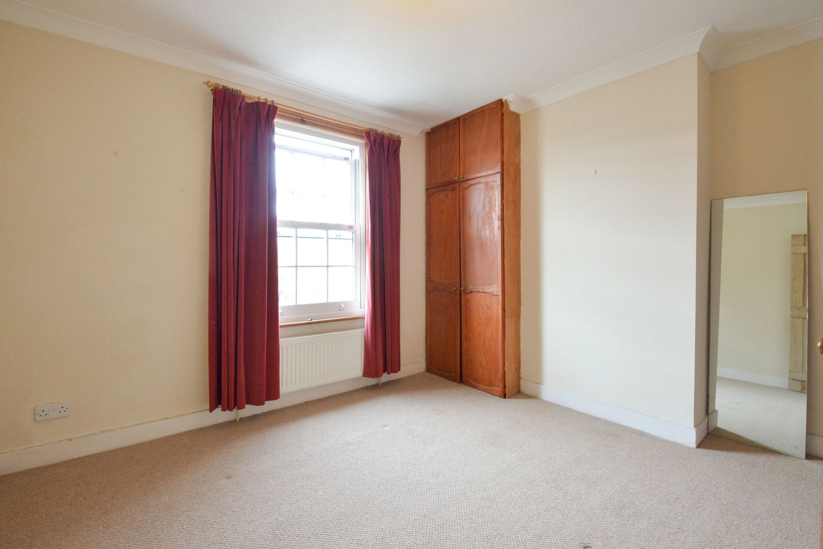 2 bed semi-detached house to rent in Lower Road, Leatherhead 9