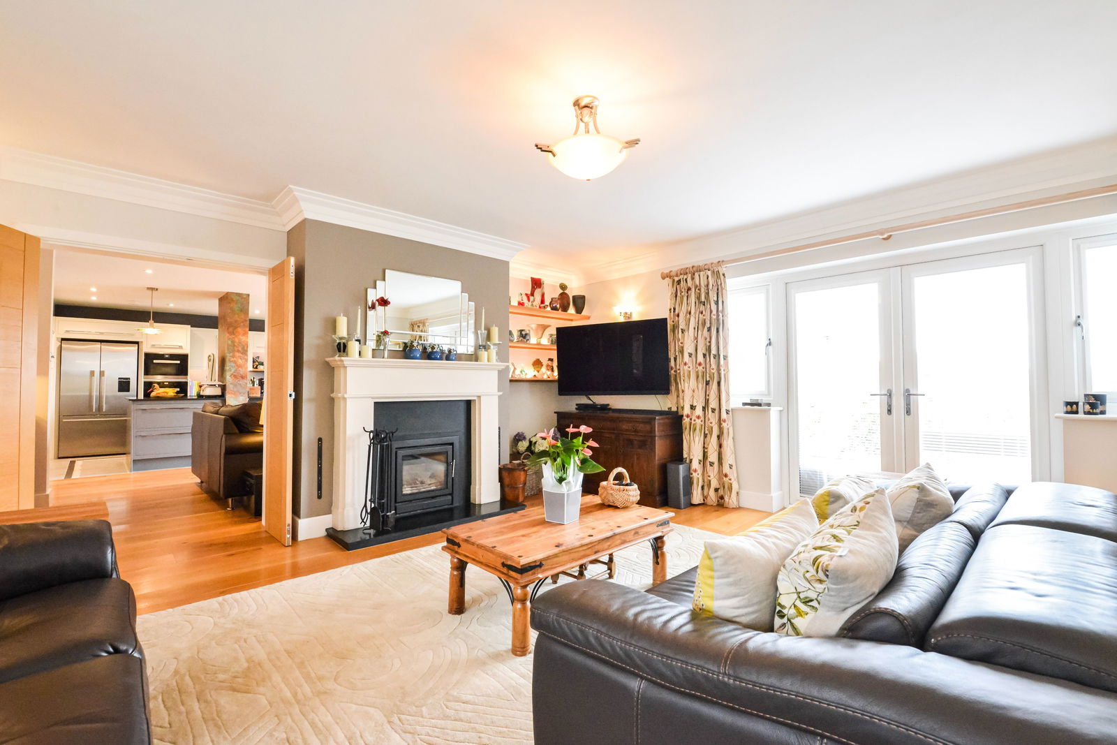 4 bed detached house for sale in Hulton Close, Leatherhead 1