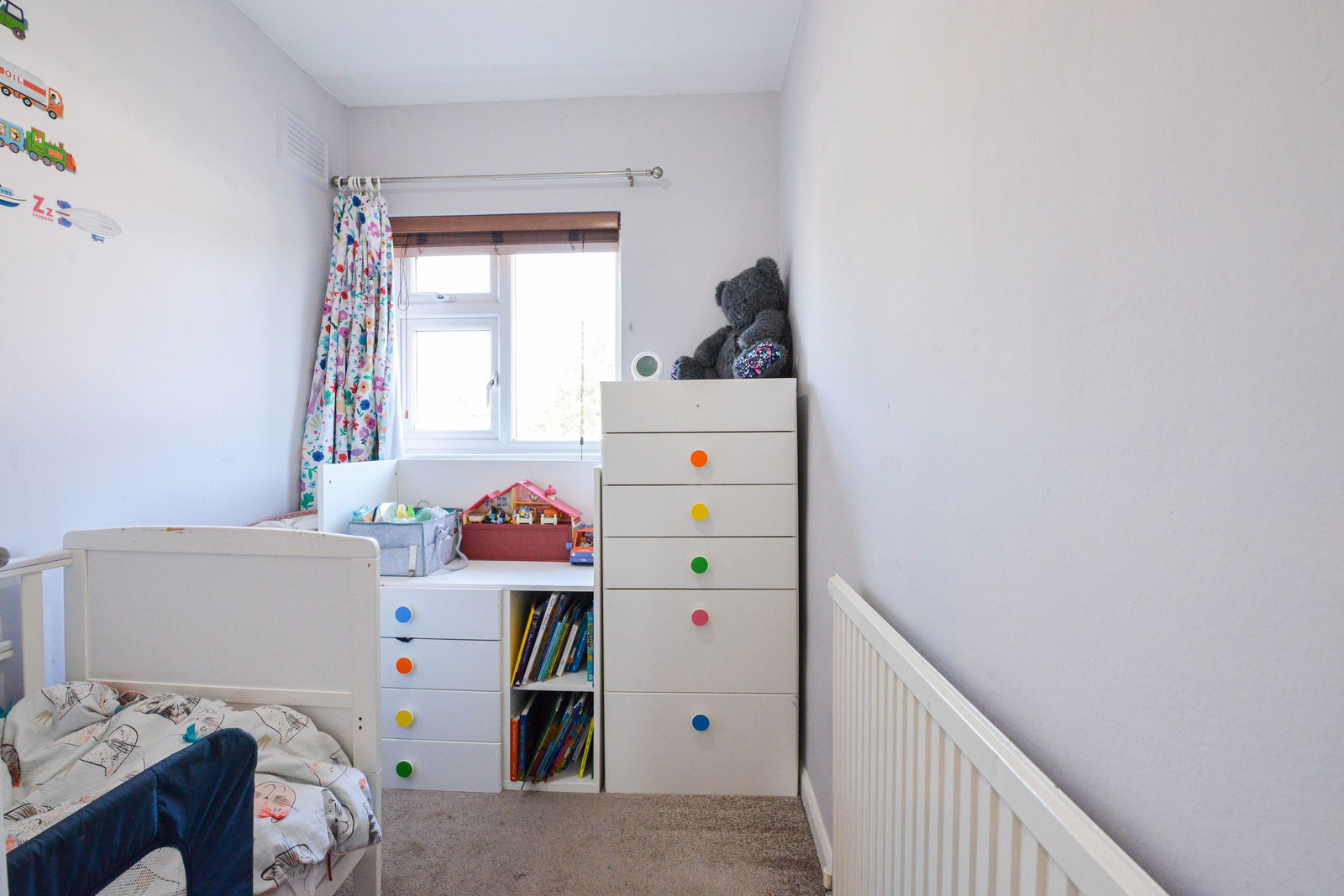 3 bed end of terrace house for sale in Compton Crescent, Chessington 11