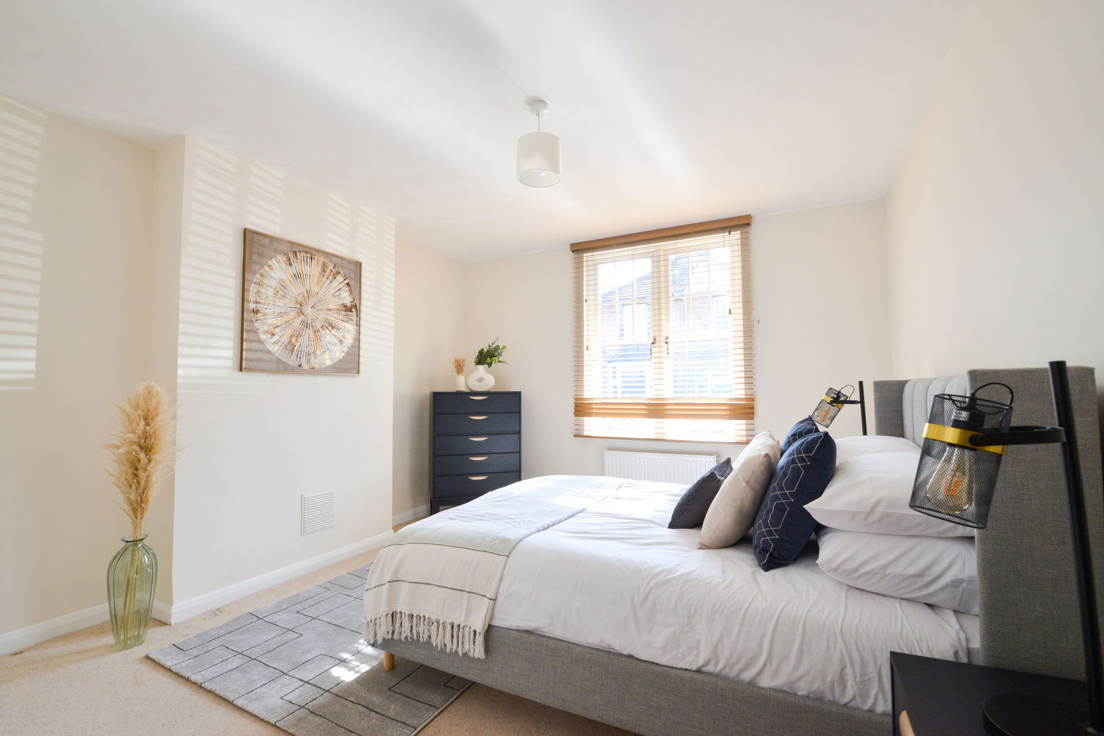 2 bed maisonette to rent in Guildford Park Road, Guildford  - Property Image 2