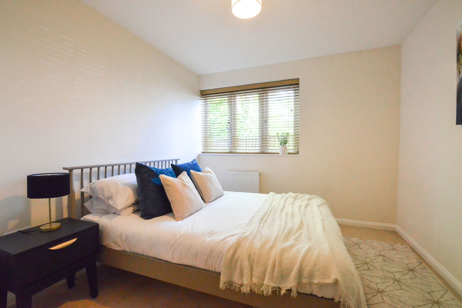 2 bed maisonette to rent in Guildford Park Road, Guildford  - Property Image 11