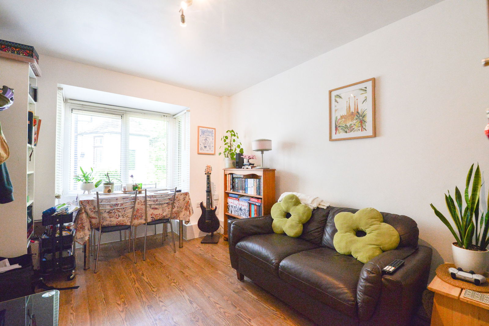 1 bed flat to rent in Cross Lanes, Guildford, GU1 1TD  - Property Image 3
