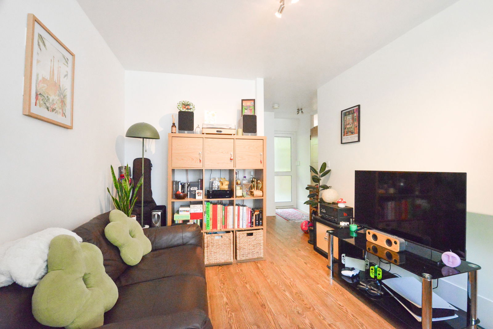 1 bed flat to rent in Cross Lanes, Guildford, GU1 1TD  - Property Image 5