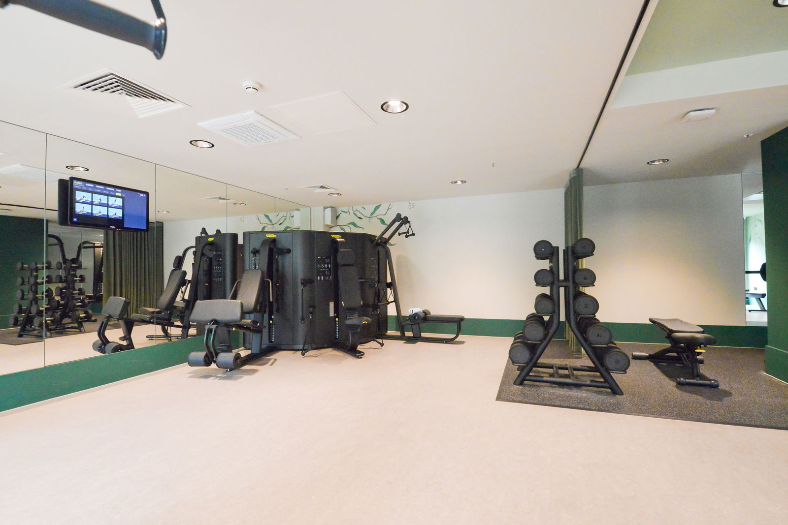 2 bed flat to rent in Randalls Way, Leatherhead  - Property Image 13