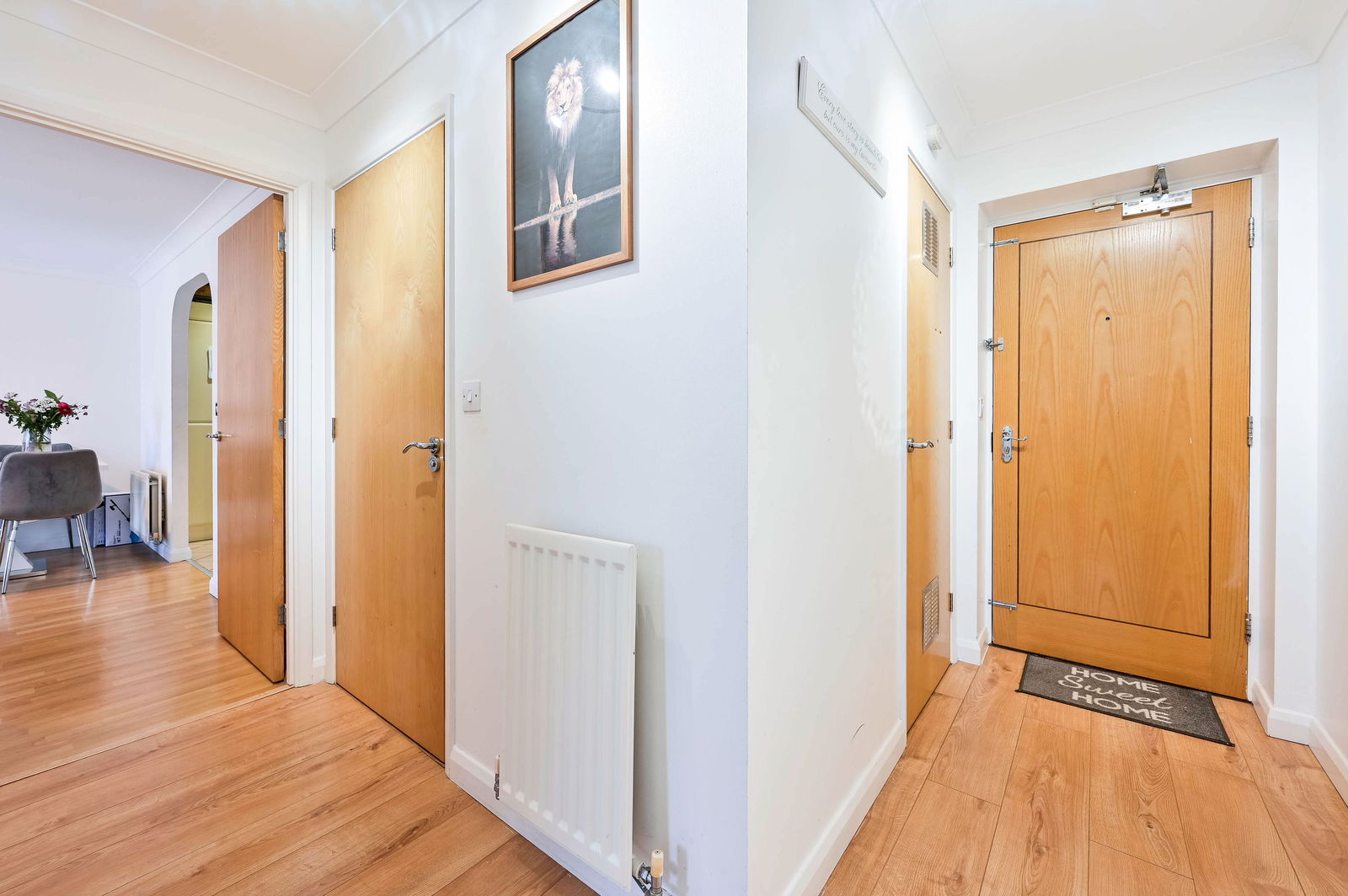 2 bed flat for sale in Buffers Lane, Leatherhead, KT22  - Property Image 13