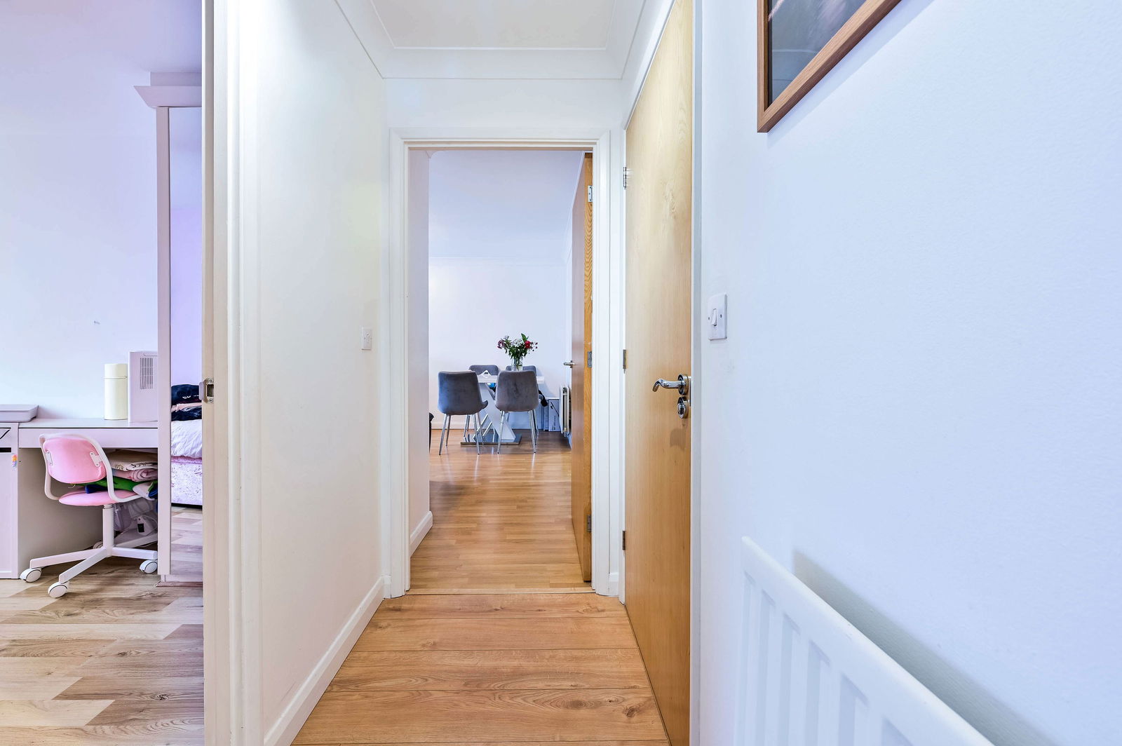 2 bed flat for sale in Buffers Lane, Leatherhead, KT22  - Property Image 14