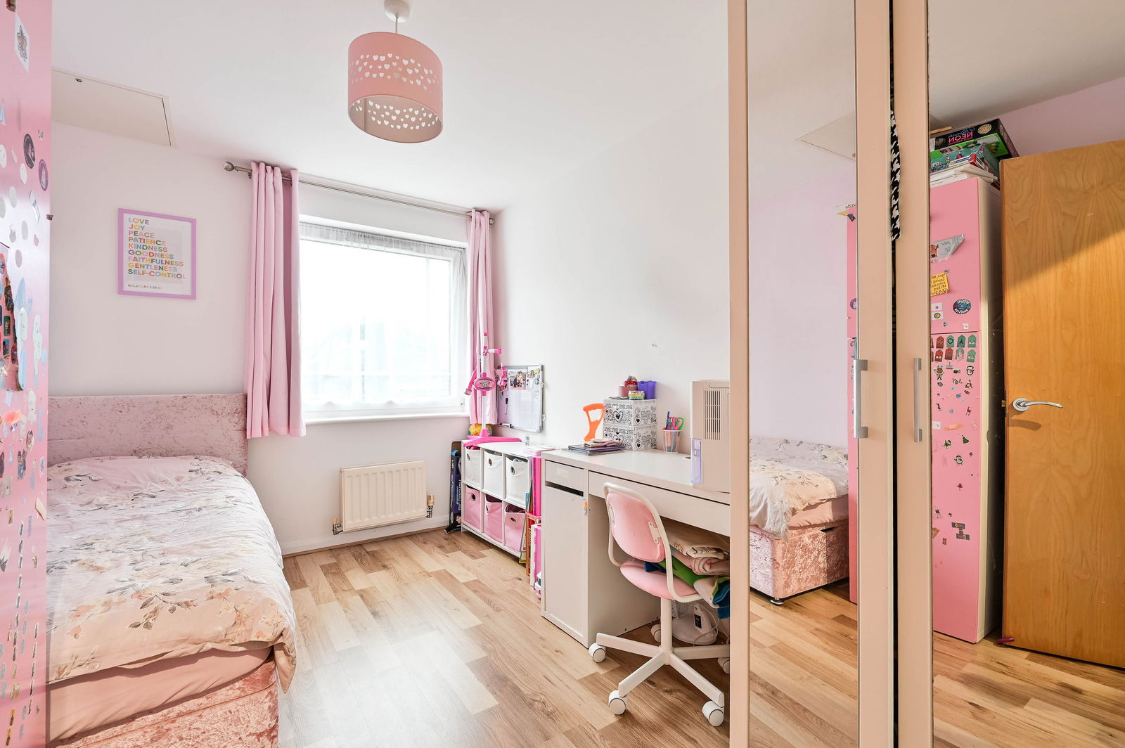 2 bed flat for sale in Buffers Lane, Leatherhead, KT22  - Property Image 8