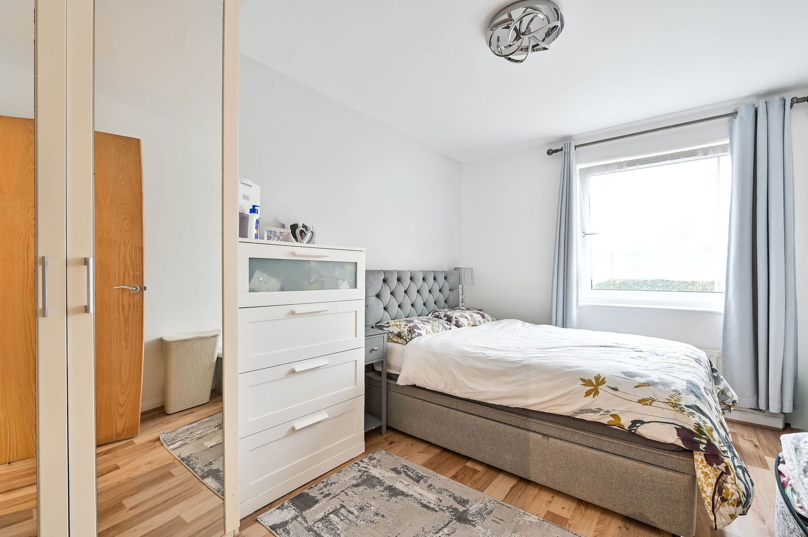 2 bed flat for sale in Buffers Lane, Leatherhead, KT22  - Property Image 9