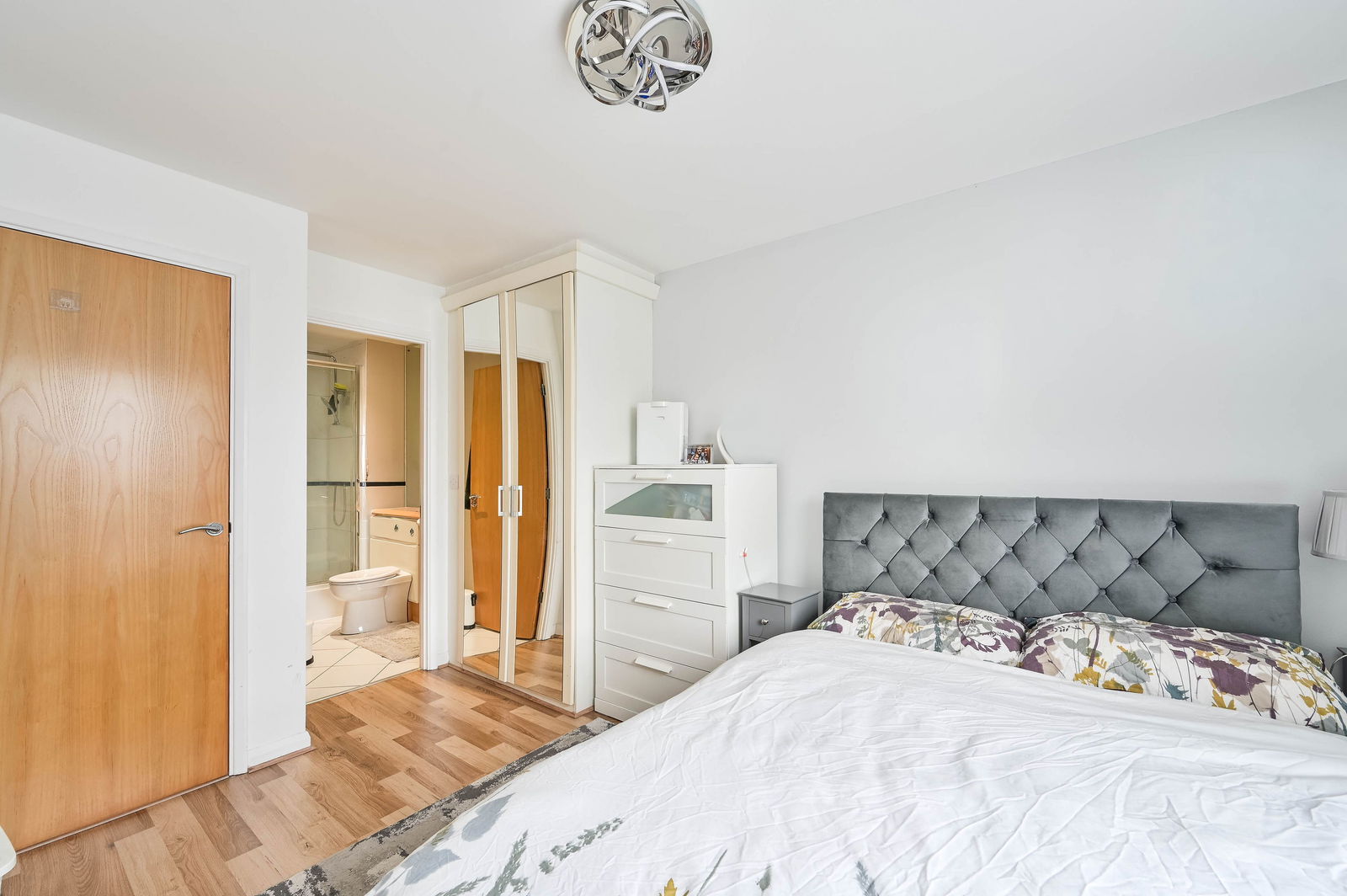 2 bed flat for sale in Buffers Lane, Leatherhead, KT22  - Property Image 10