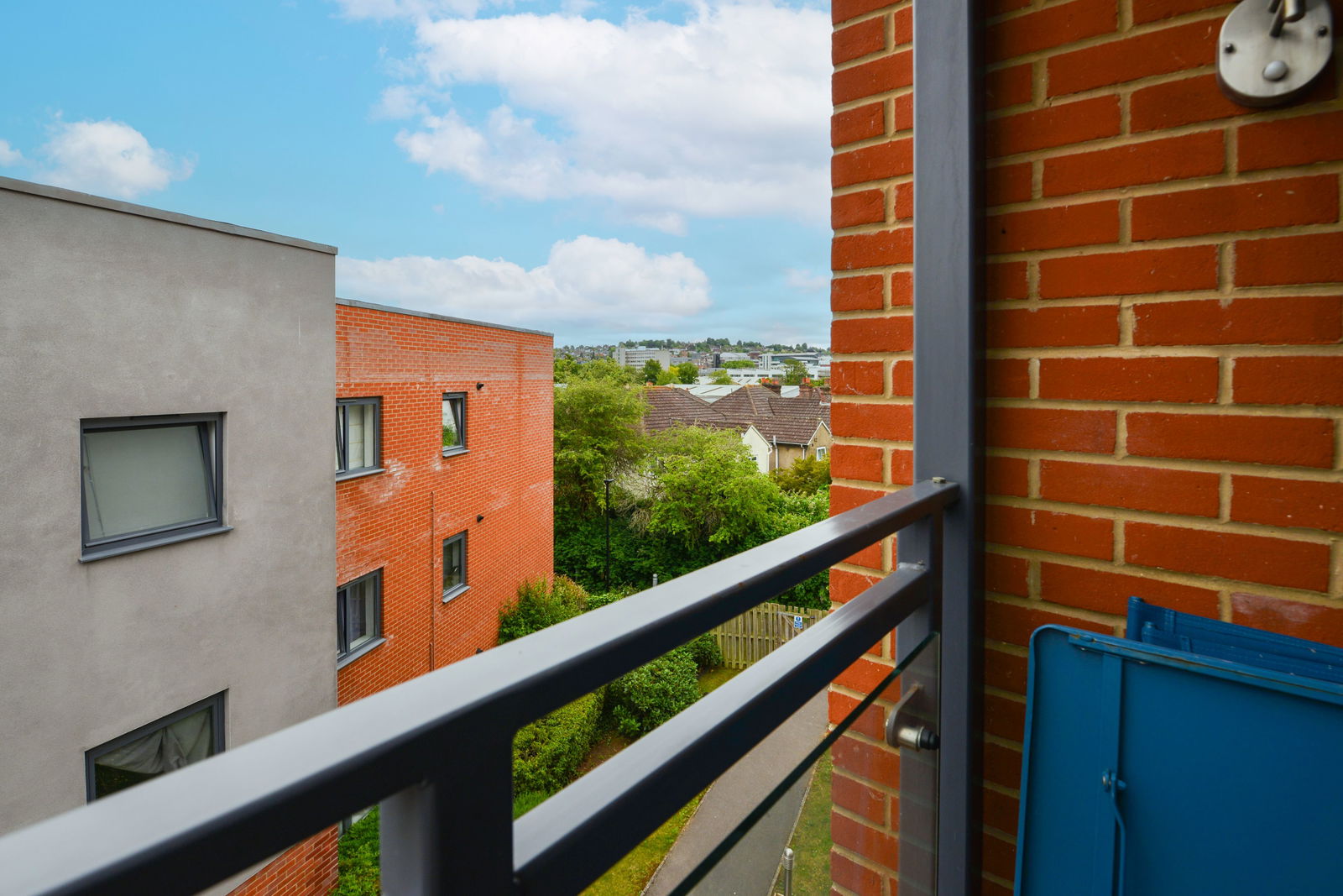 1 bed flat to rent in Walnut Tree Close, Guildford  - Property Image 6