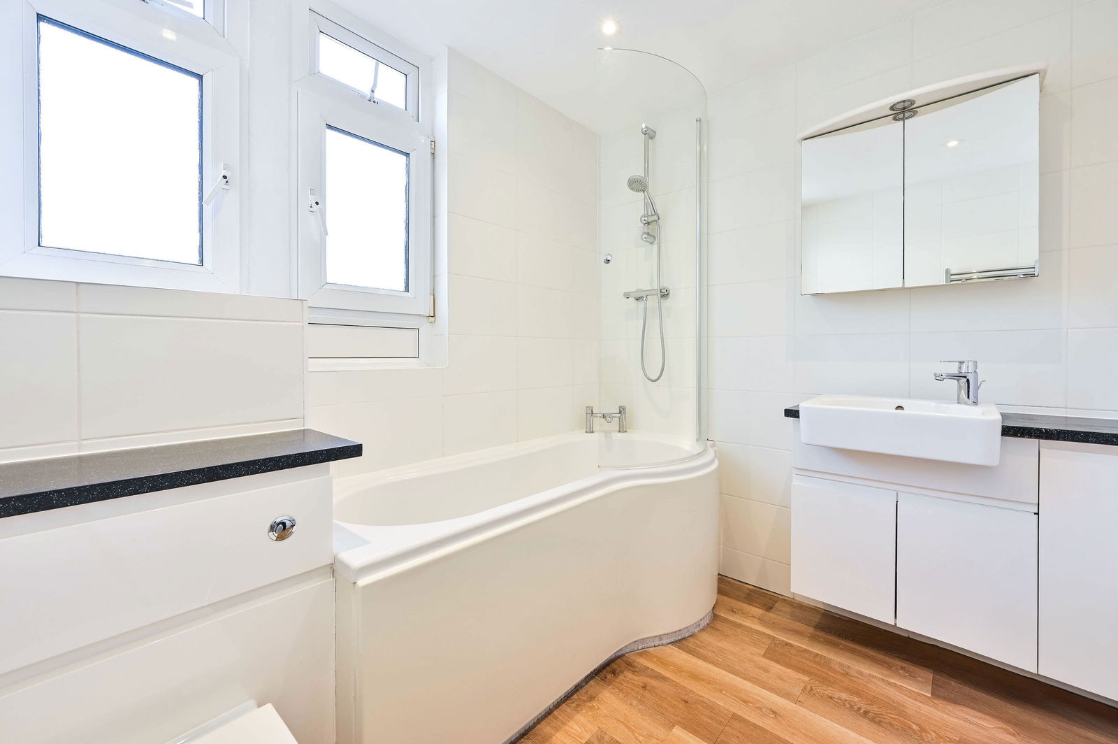 2 bed flat to rent in Chobham Road, Woking, GU21 4AX  - Property Image 7