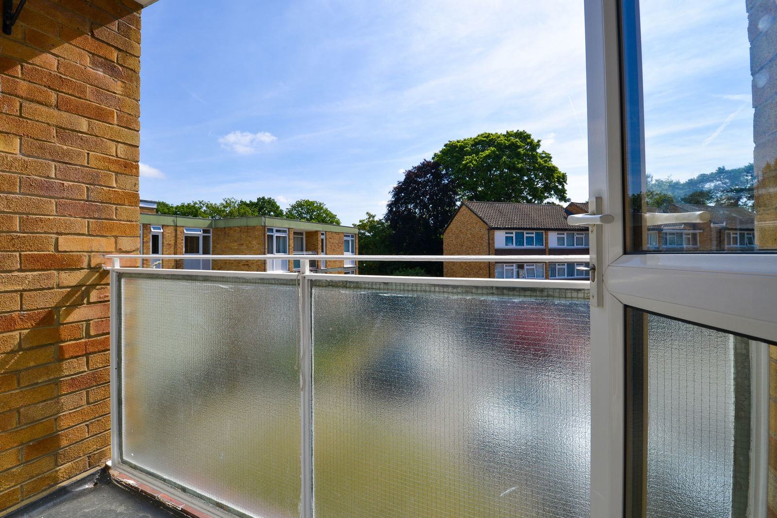 2 bed flat to rent in Chobham Road, Woking, GU21 4AX  - Property Image 12