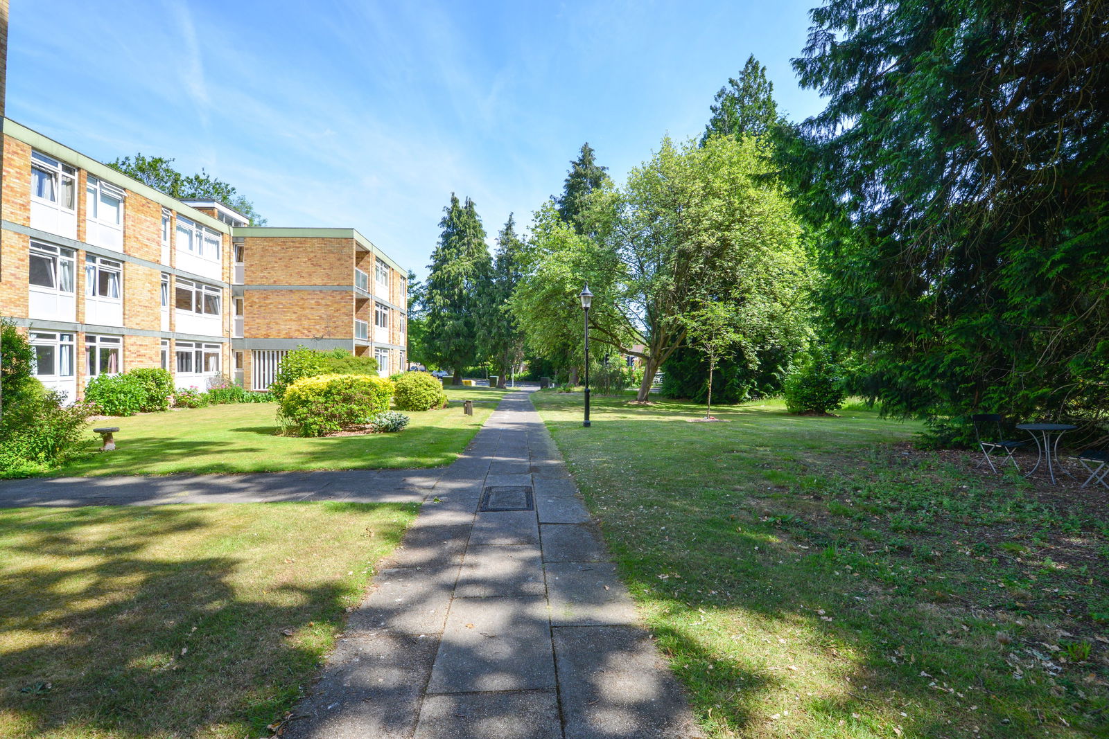 2 bed flat to rent in Chobham Road, Woking, GU21 4AX  - Property Image 13