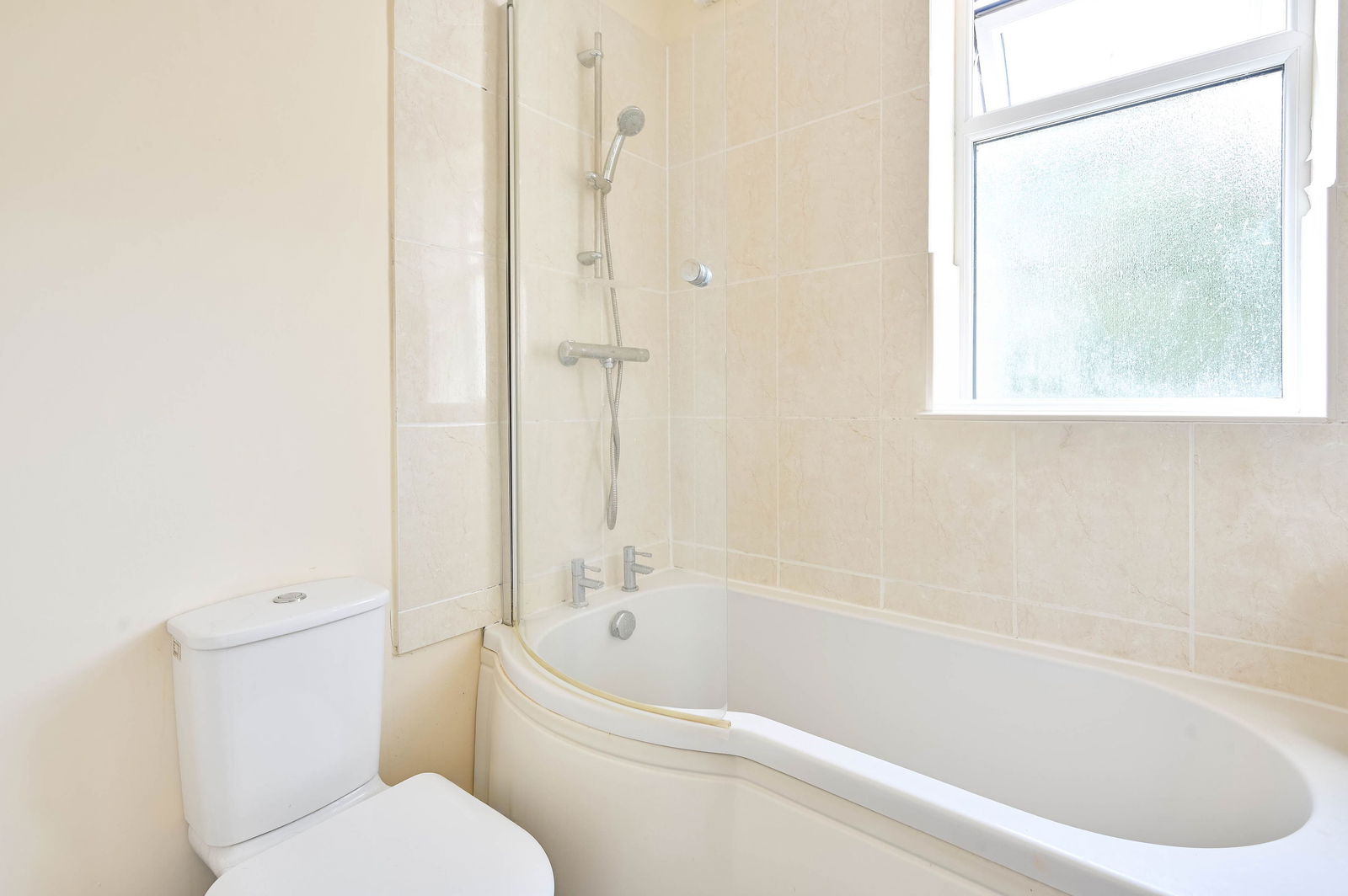 4 bed detached house to rent in Pound Lane, Wood Street Village, Guildford, GU3 3DT  - Property Image 12