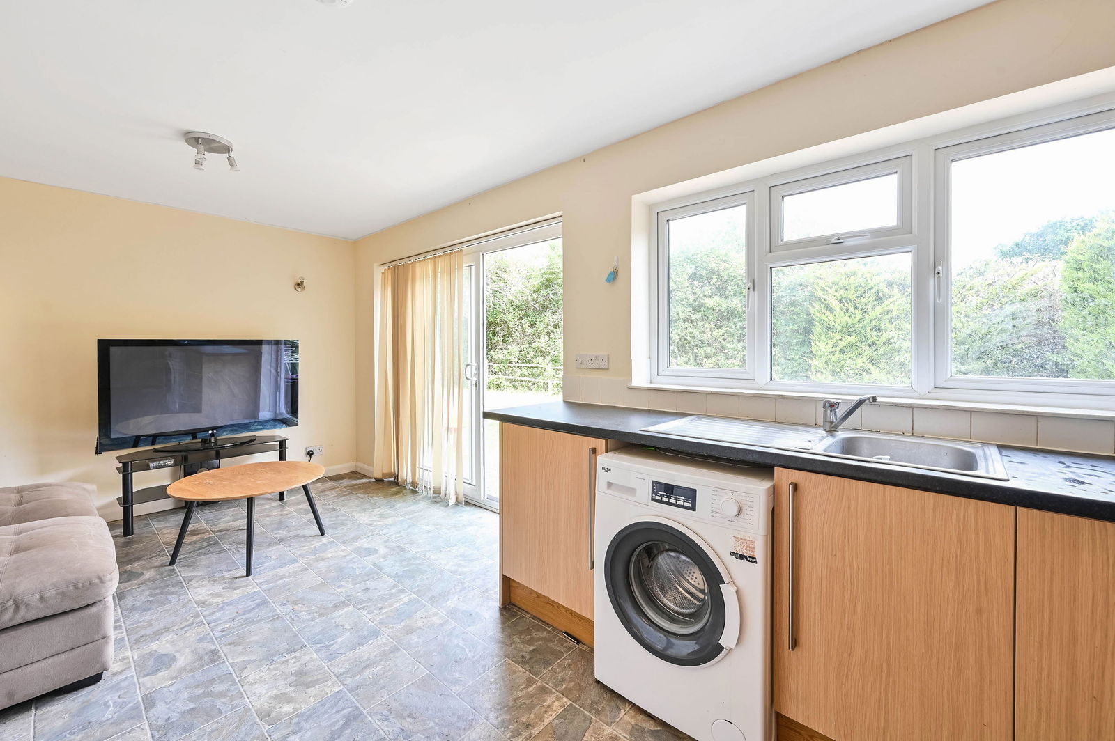 4 bed detached house to rent in Pound Lane, Wood Street Village, Guildford, GU3 3DT  - Property Image 4