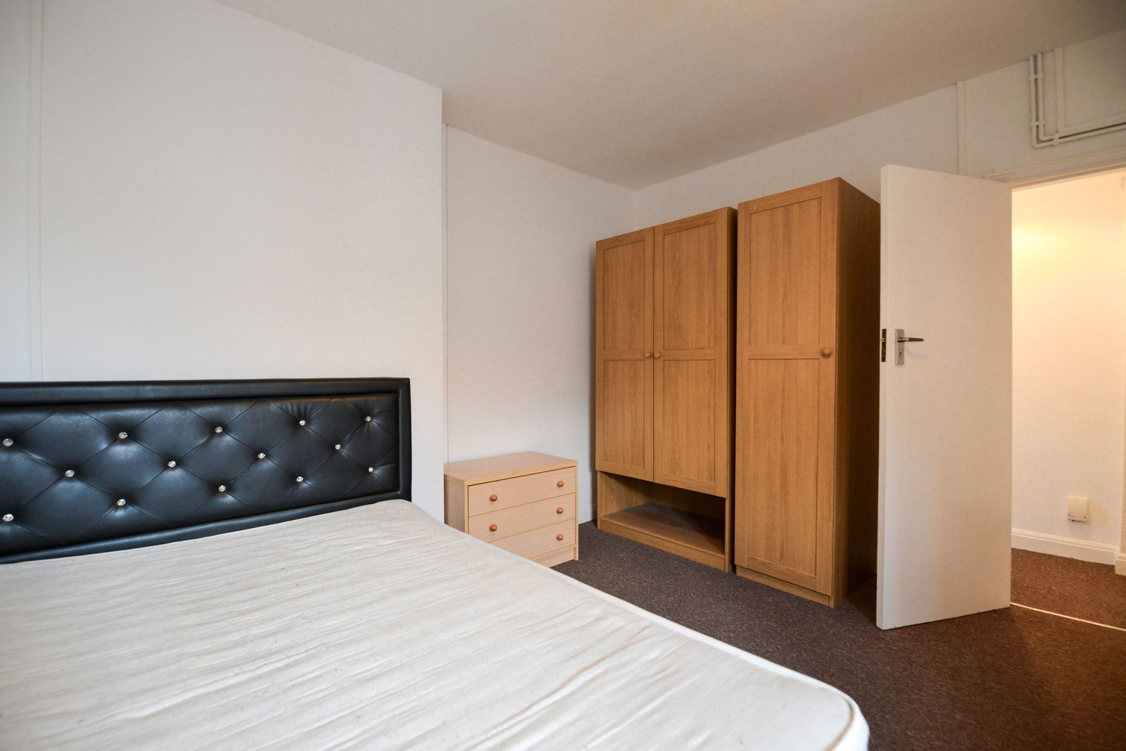 2 bed maisonette to rent in Cannon Hill Lane, London, SW20  - Property Image 3