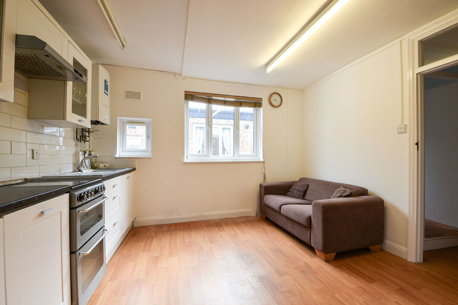 2 bed maisonette to rent in Cannon Hill Lane, London, SW20 - Property Image 1