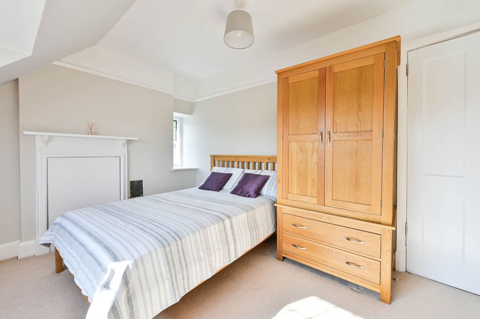 2 bed flat to rent in Portsmouth Road, Guildford, GU2 4DG  - Property Image 11