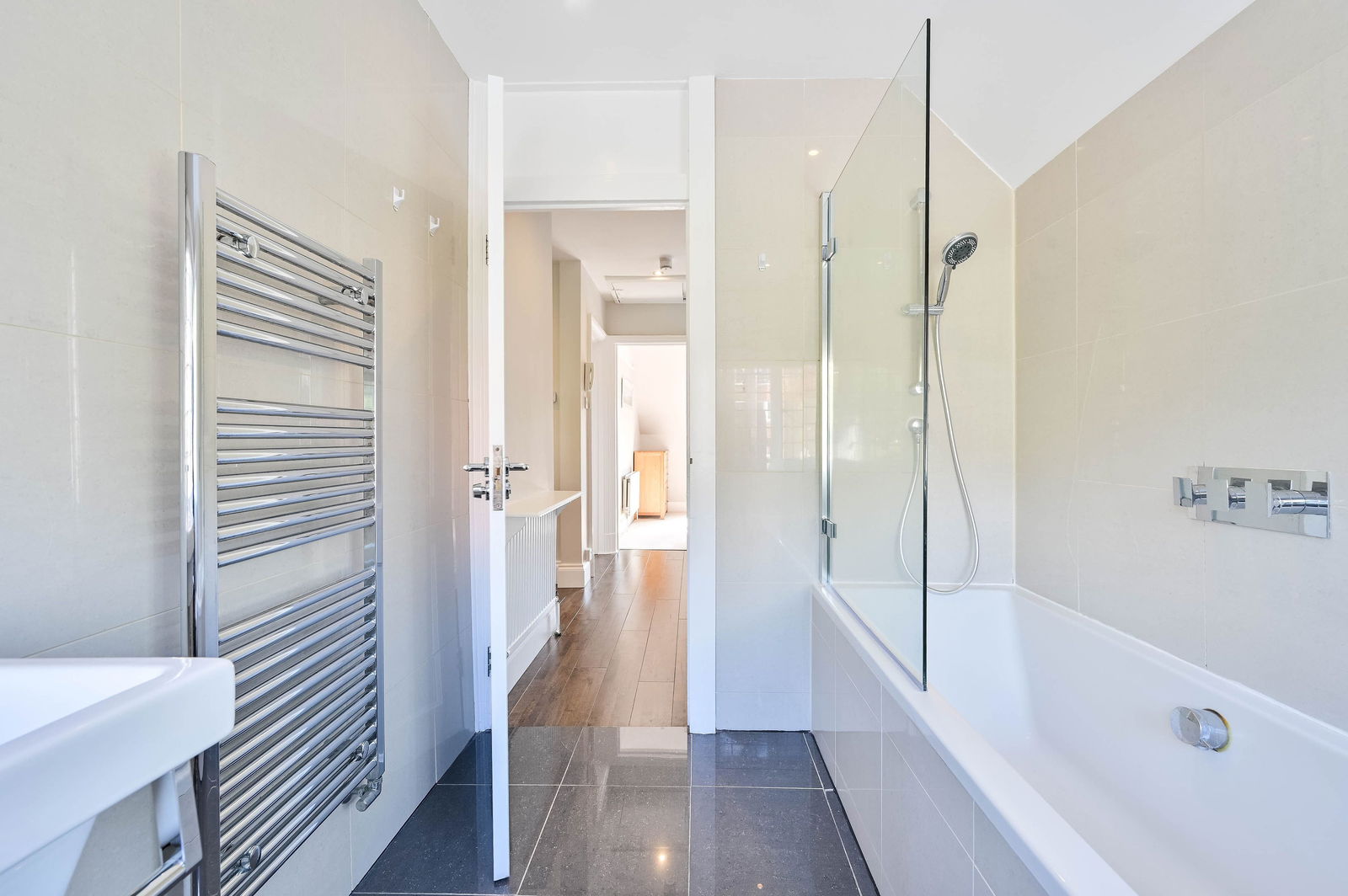 2 bed flat to rent in Portsmouth Road, Guildford, GU2 4DG  - Property Image 15