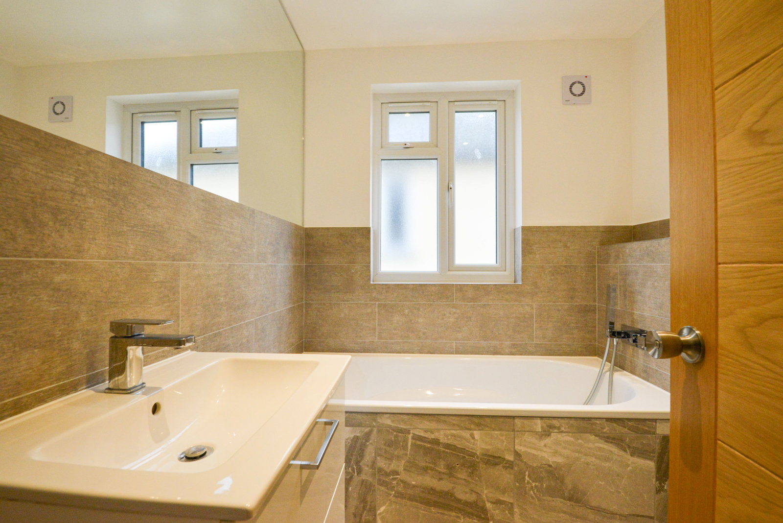 3 bed end of terrace house to rent in Gloucester Road, Guildford, GU2 9TG  - Property Image 5