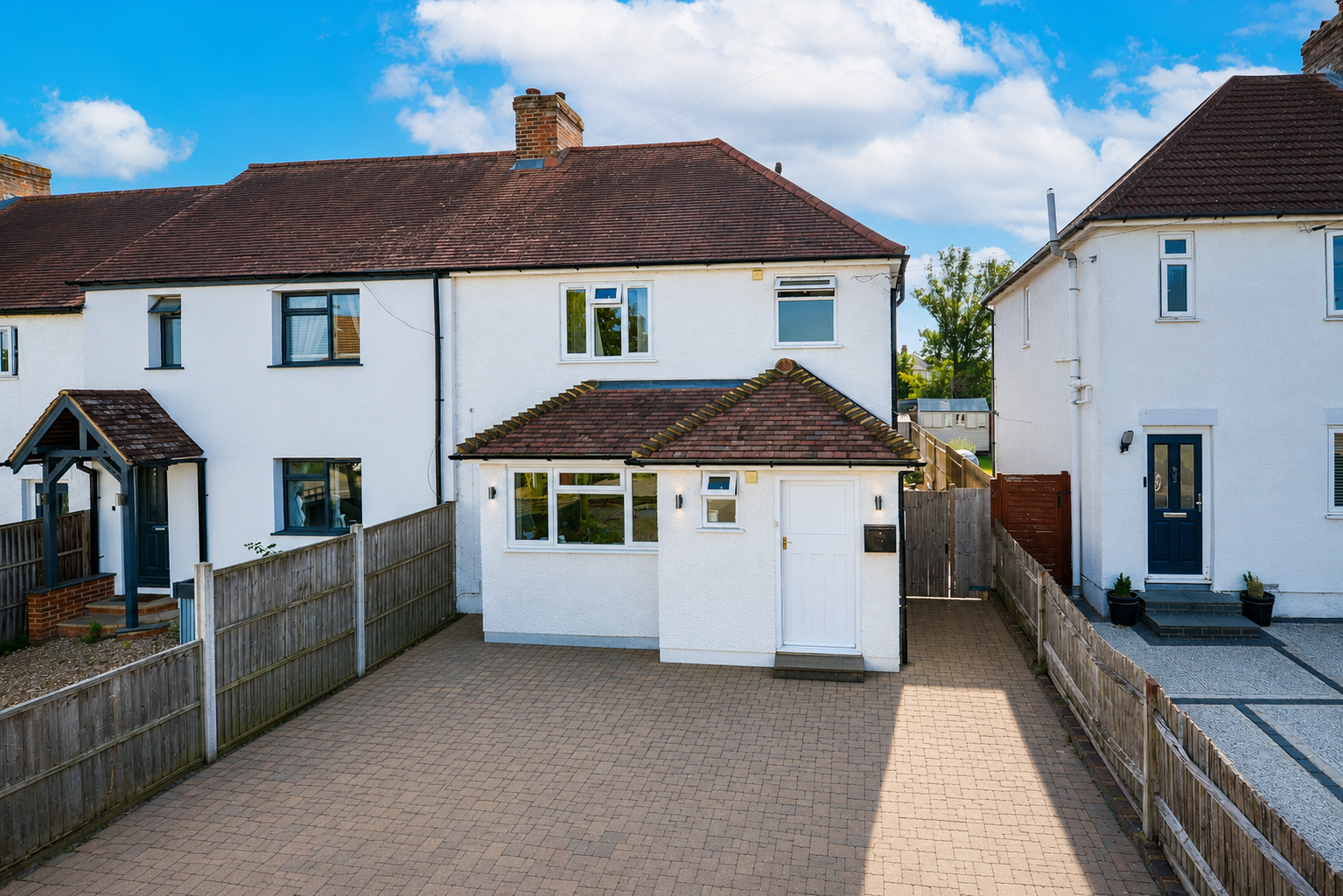 3 bed end of terrace house to rent in Gloucester Road, Guildford, GU2 9TG  - Property Image 1