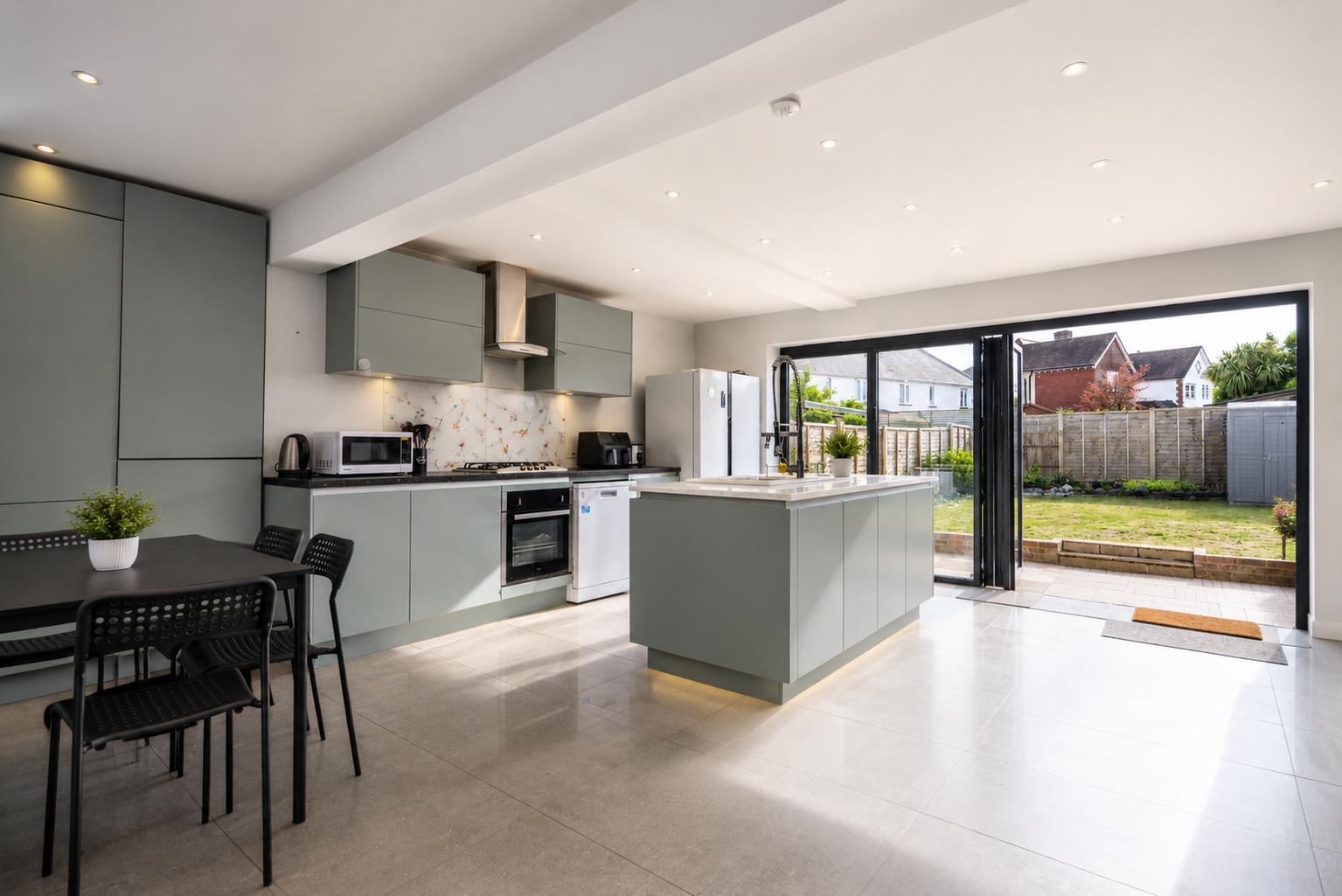 3 bed end of terrace house to rent in Gloucester Road, Guildford, GU2 9TG  - Property Image 2