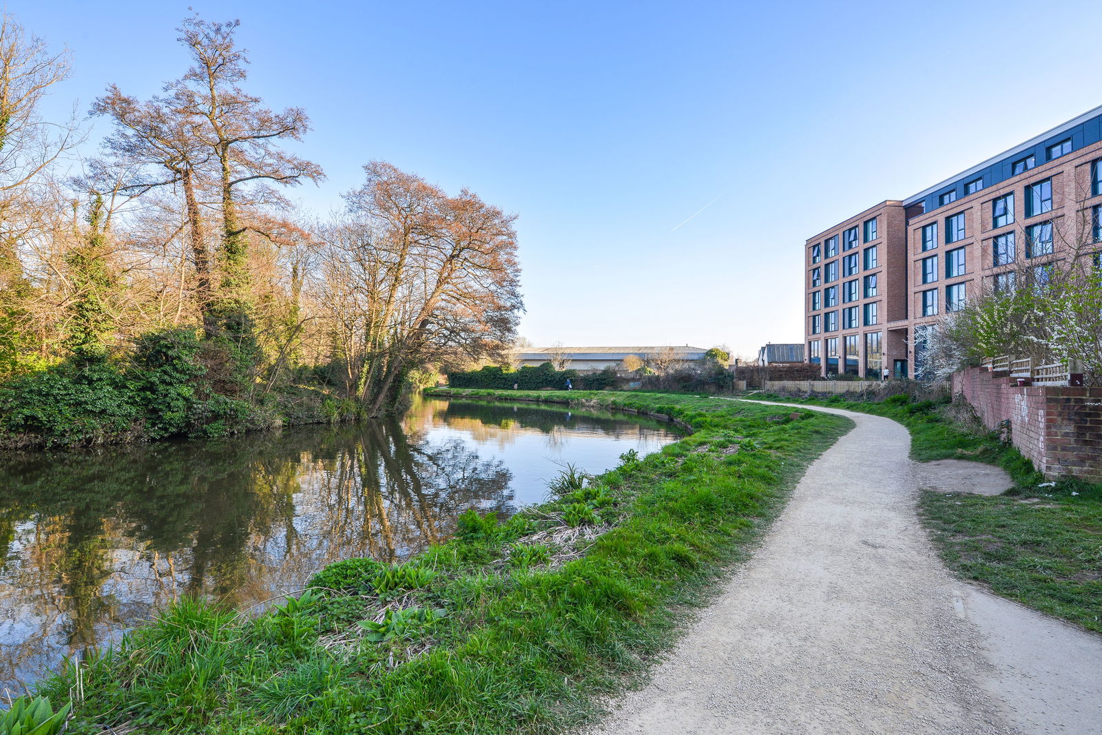 2 bed flat to rent in Walnut Tree Close, Guildford, GU1 4TT  - Property Image 16