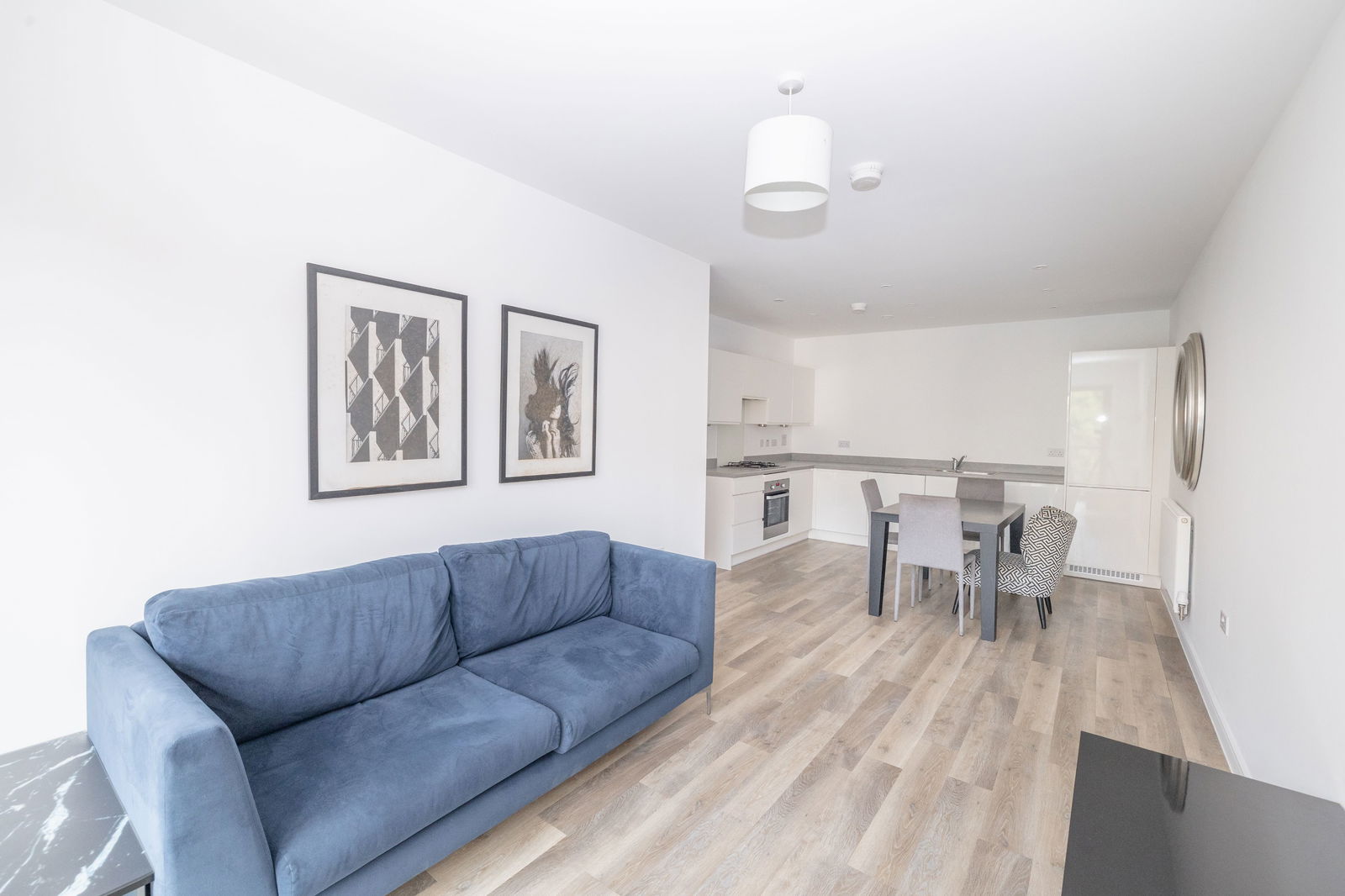 2 bed flat to rent in Walnut Tree Close, Guildford, GU1 4TT  - Property Image 5