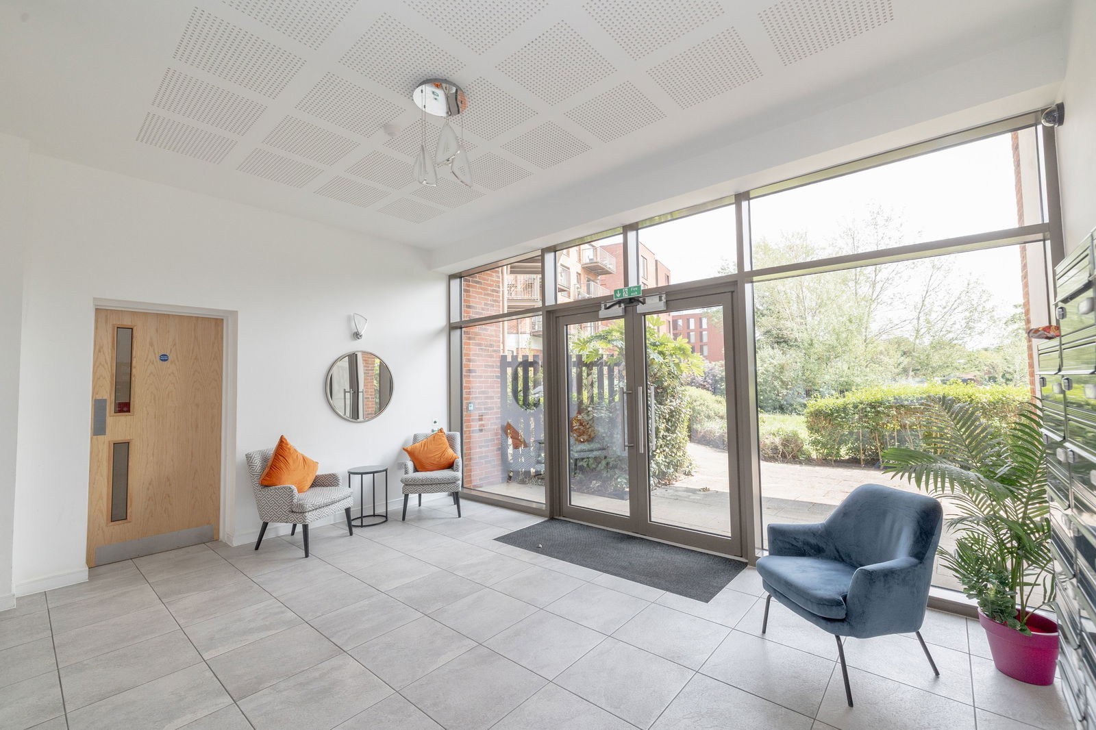 2 bed flat to rent in Walnut Tree Close, Guildford, GU1 4TT  - Property Image 14